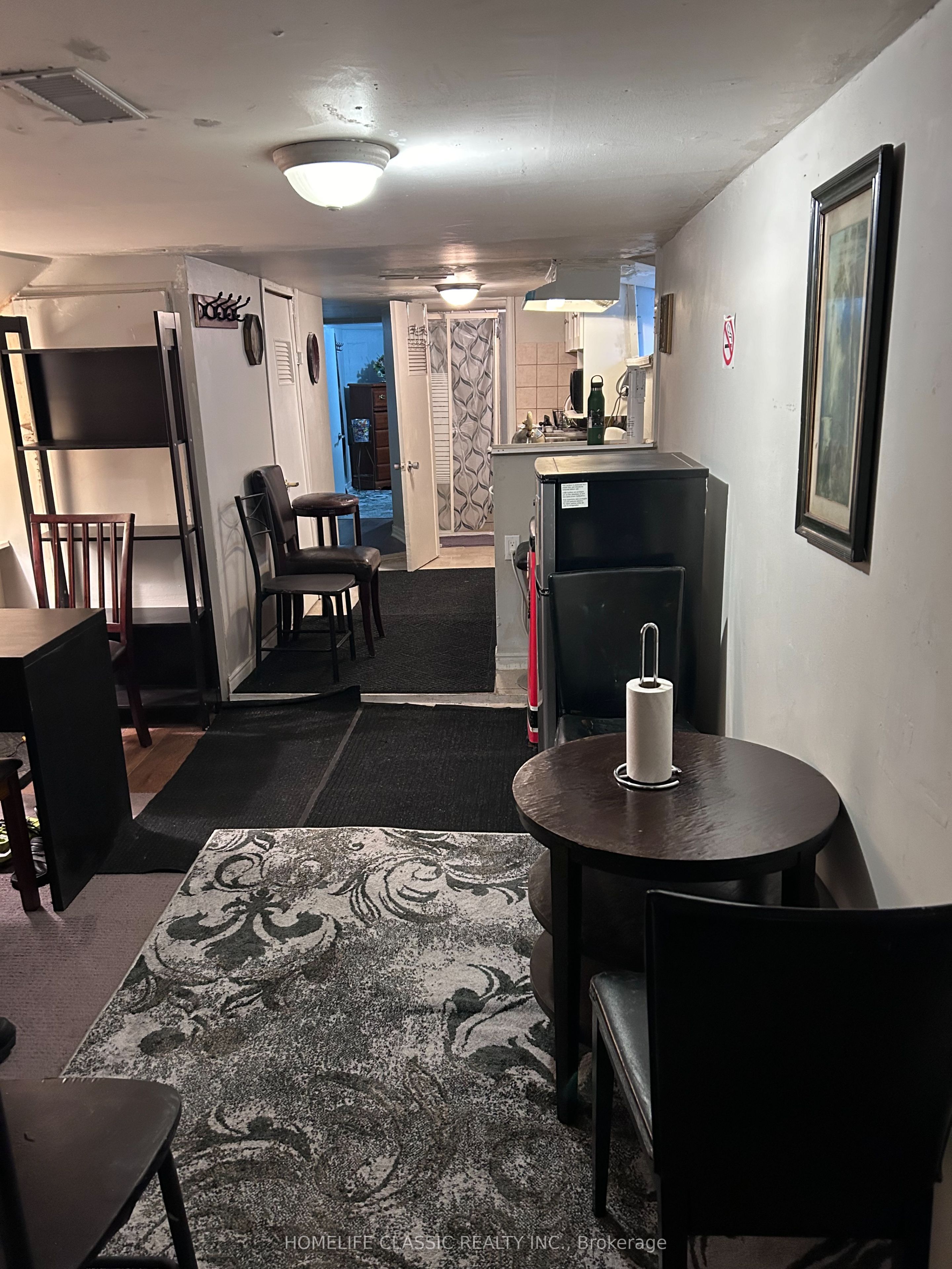 3223 Dundas Street Property Photo 9