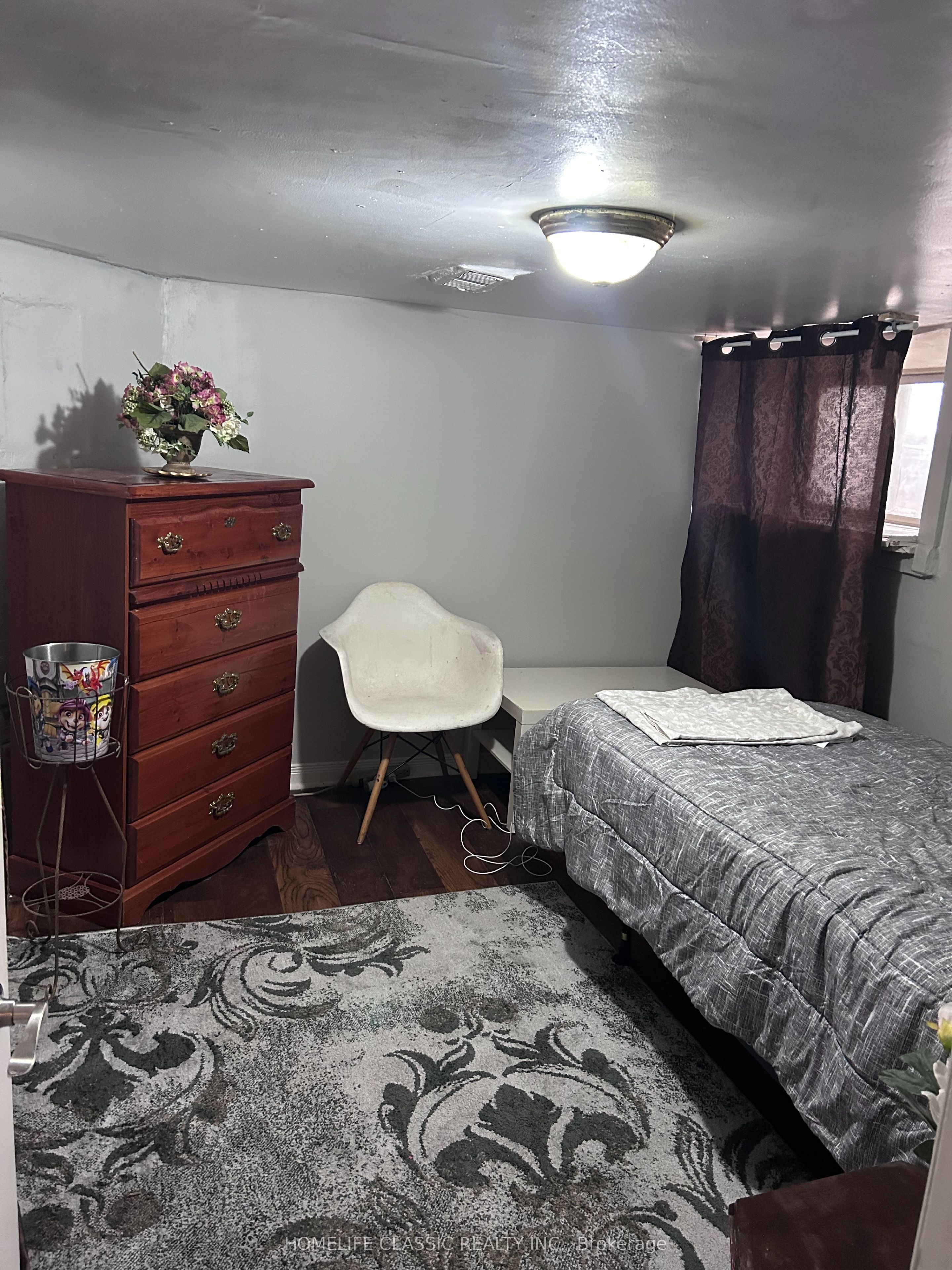3223 Dundas Street Property Photo 12