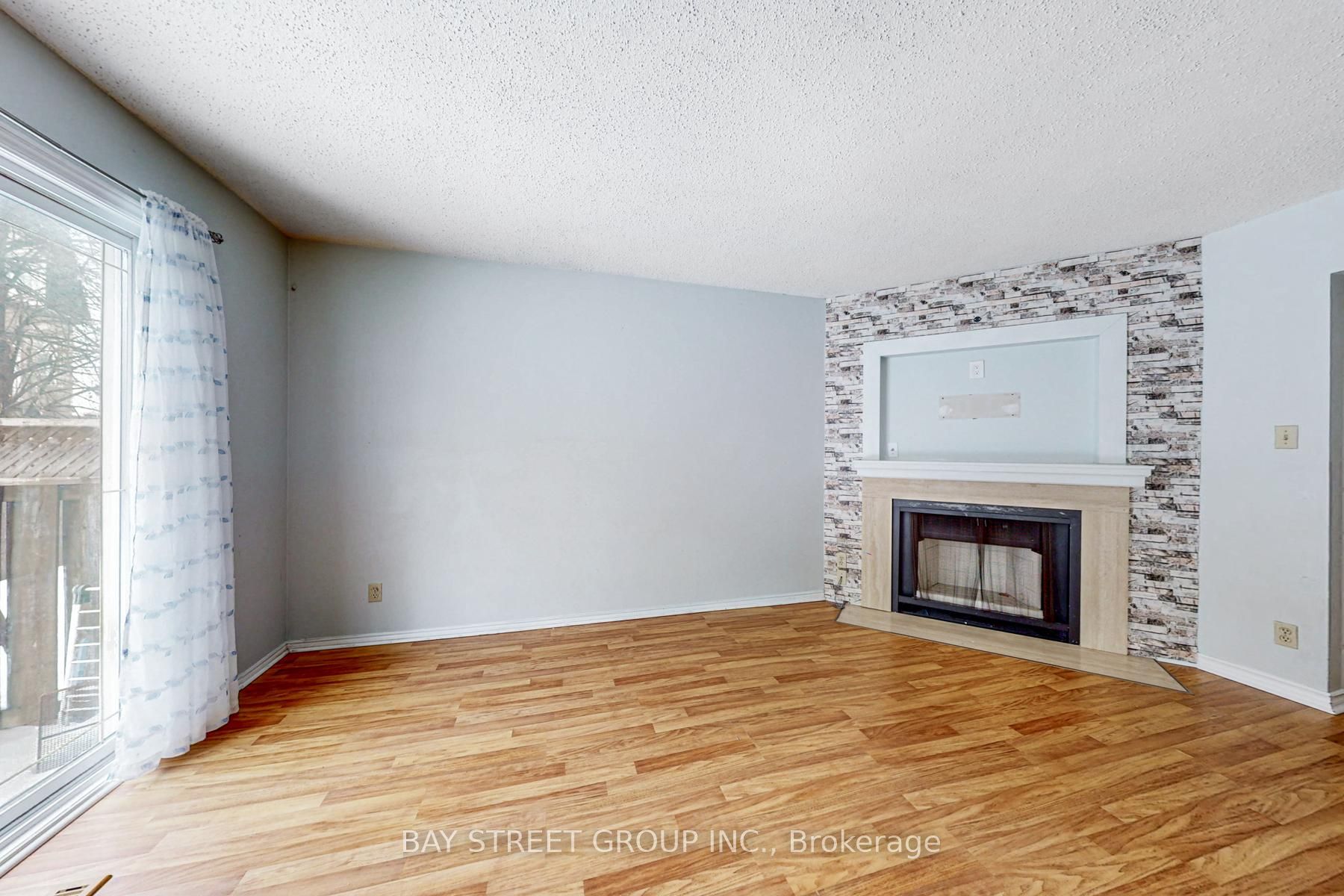 #13 - 1232 Guelph Line Property Photo 12