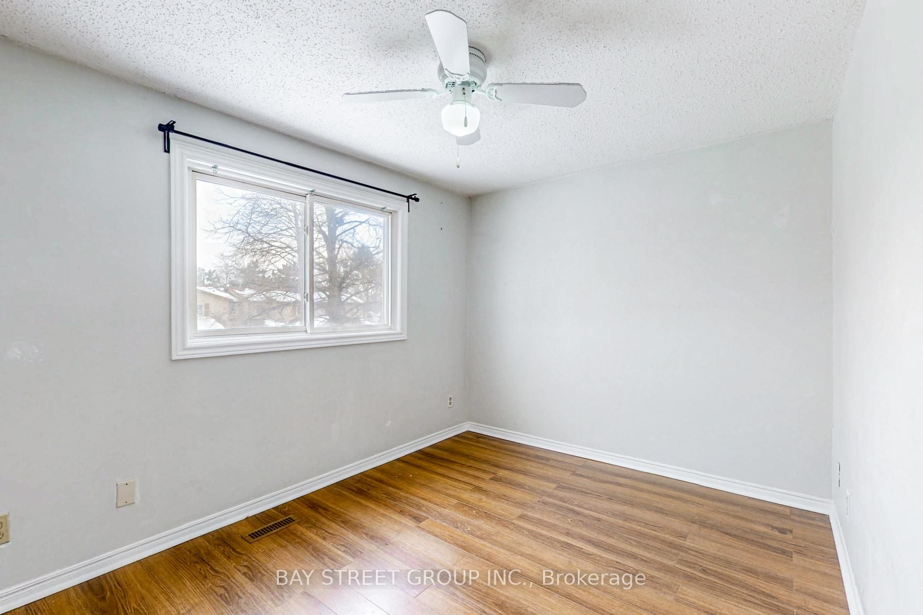 #13 - 1232 Guelph Line Property Photo 20
