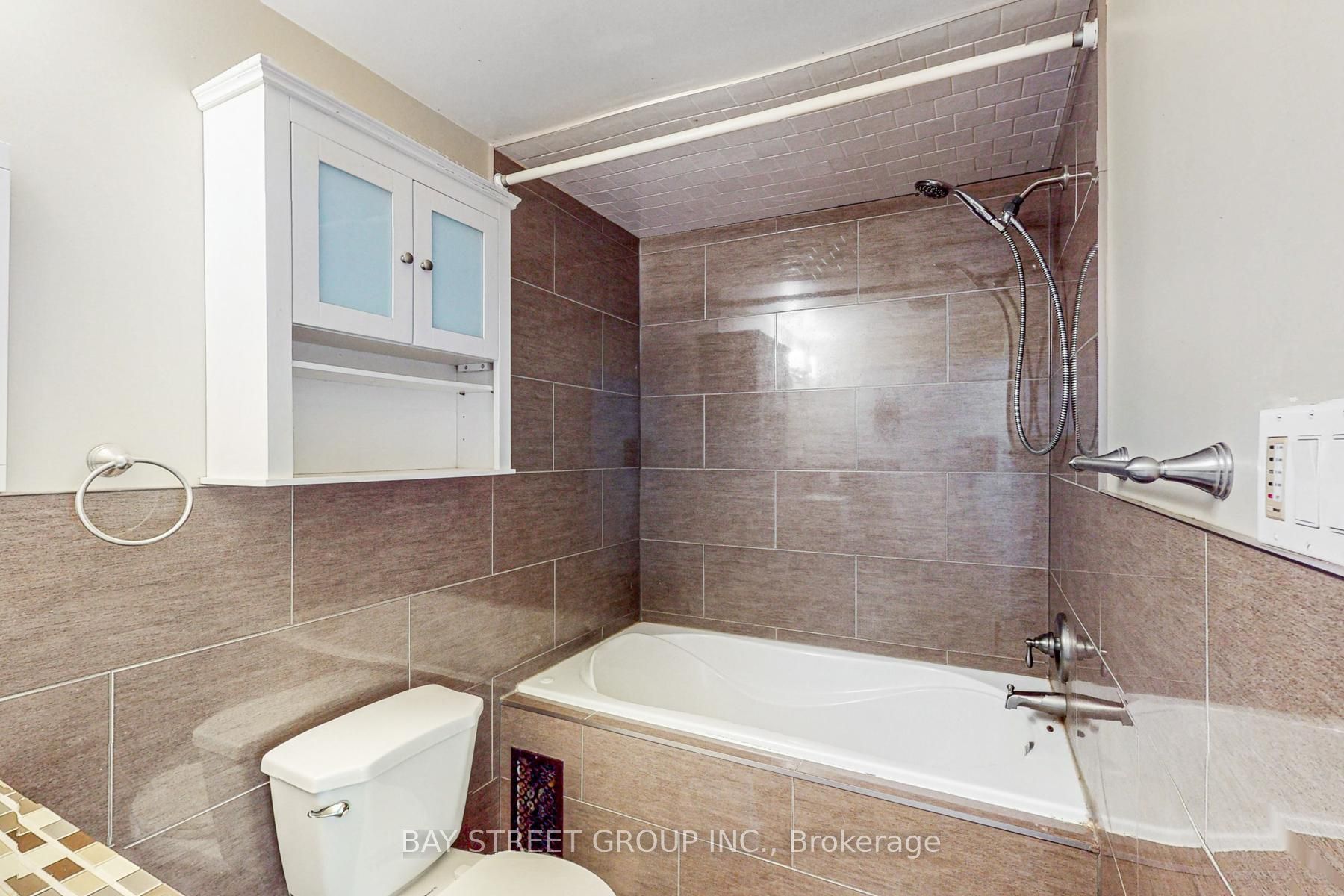 #13 - 1232 Guelph Line Property Photo 23