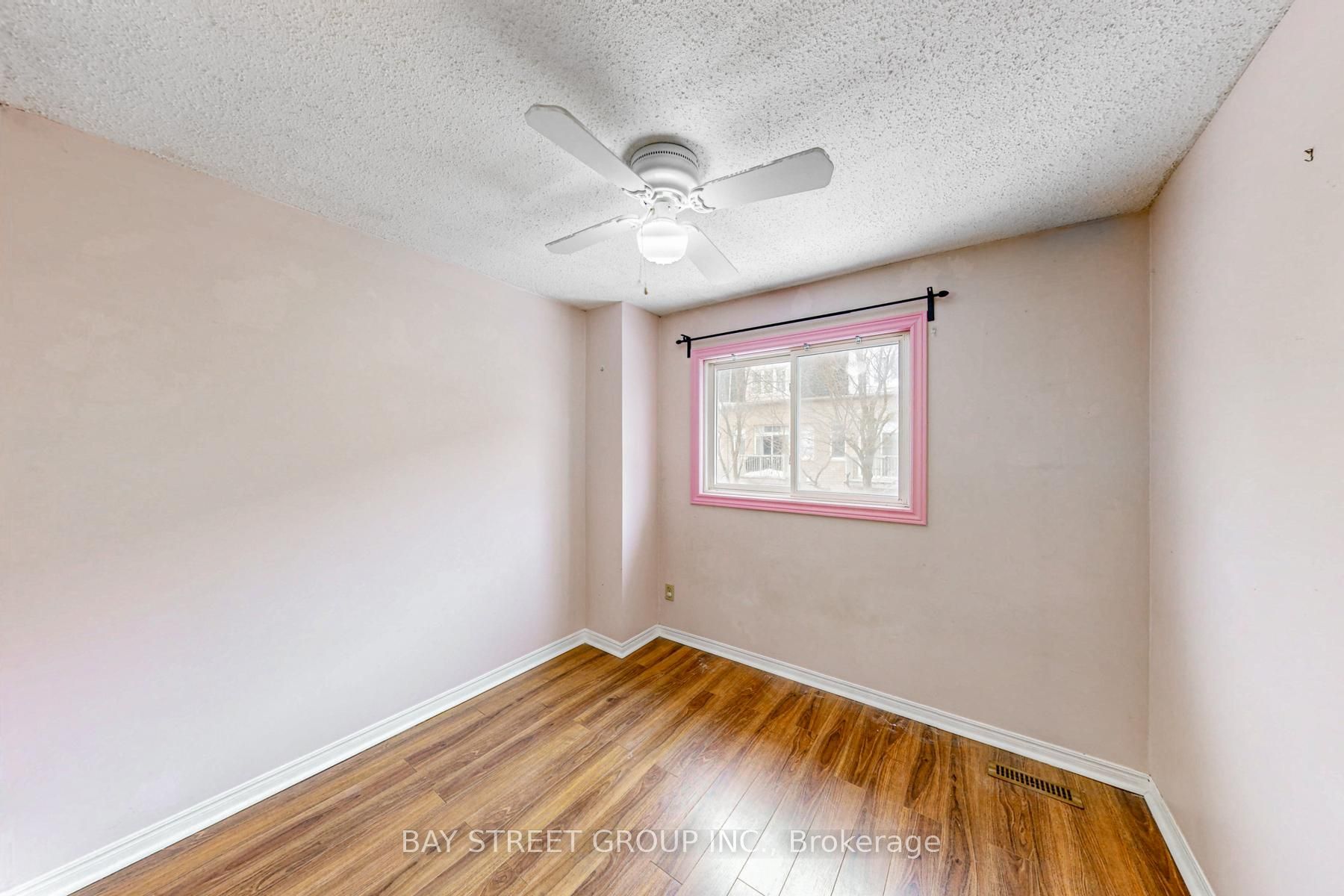 #13 - 1232 Guelph Line Property Photo 25