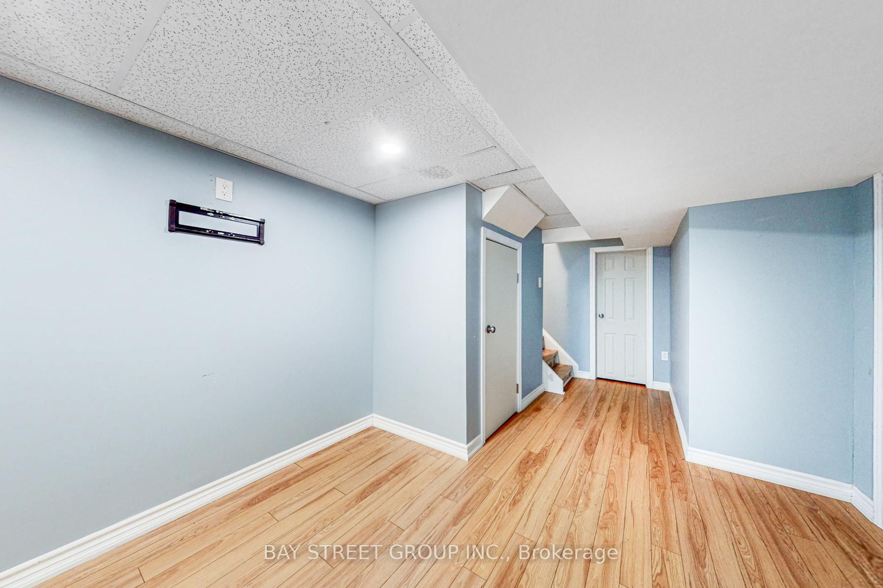 #13 - 1232 Guelph Line Property Photo 27