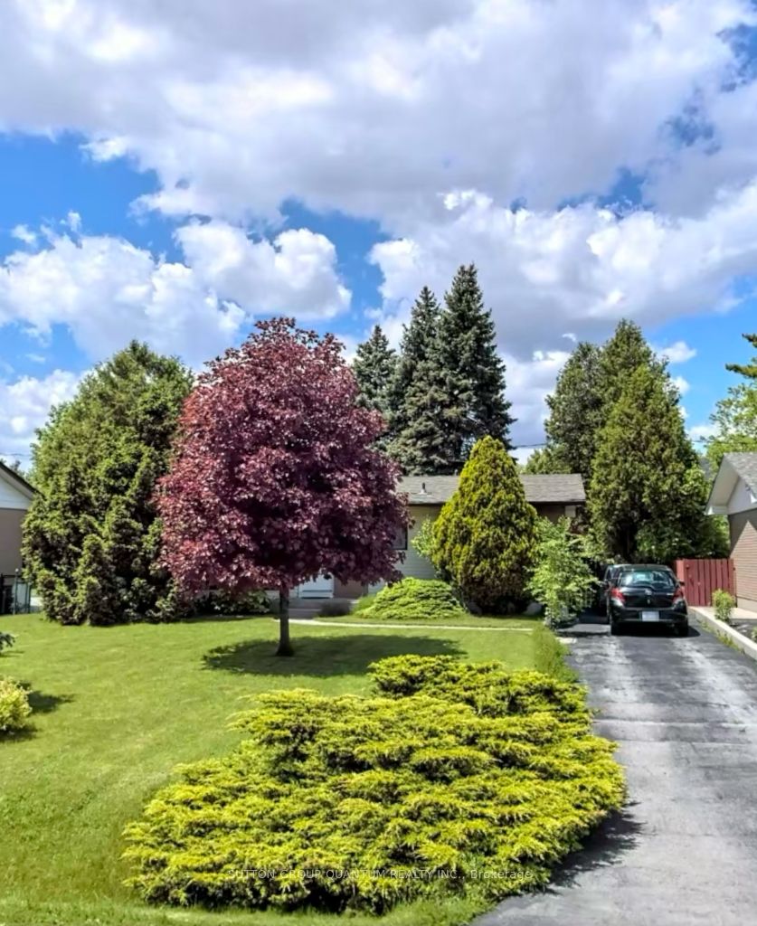 1382 Gainsborough Drive Property Photo