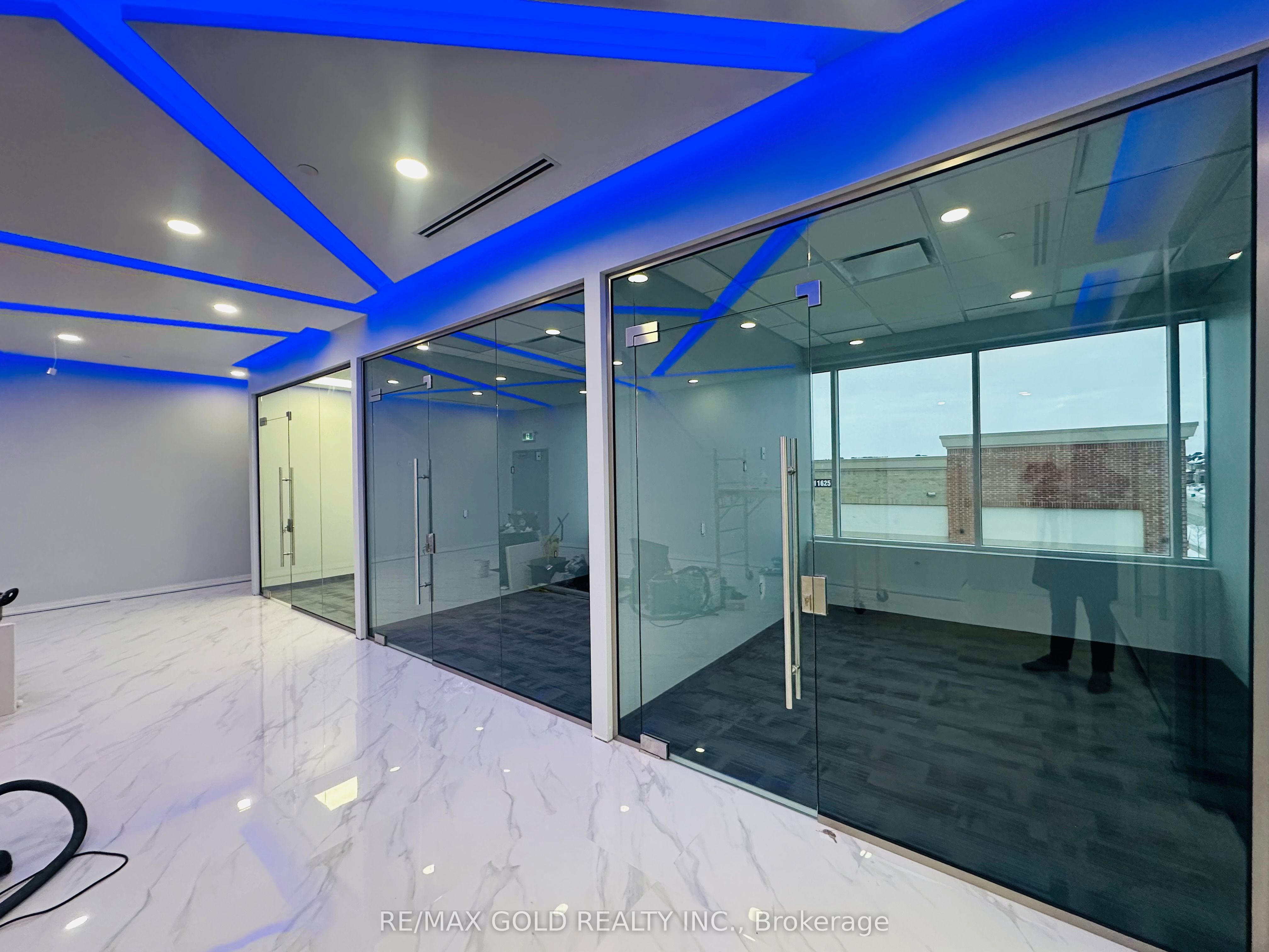 #201 - 11615 Mcvean Drive Property Photo 3