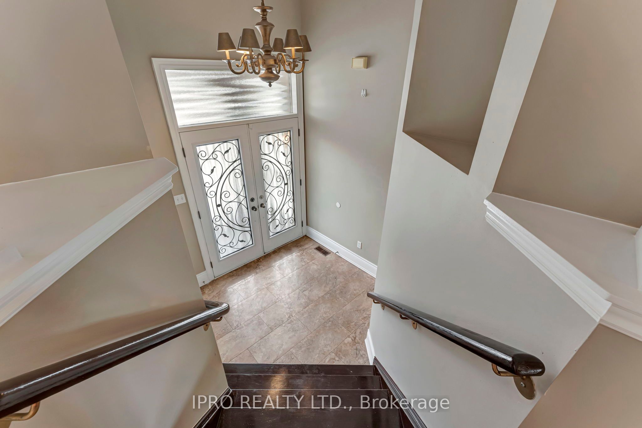 5448 Churchill Meadows Boulevard Property Photo 4