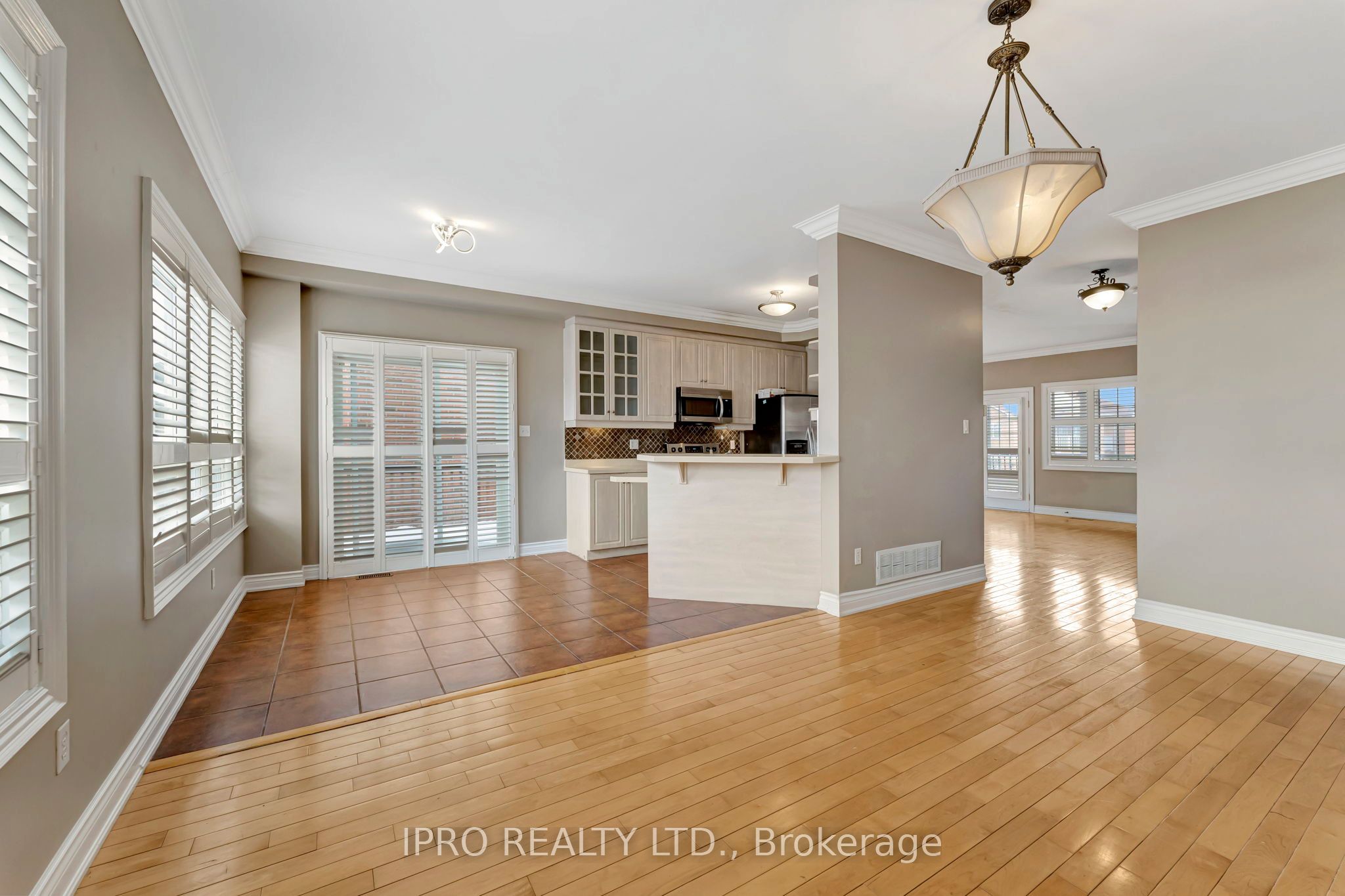 5448 Churchill Meadows Boulevard Property Photo 8
