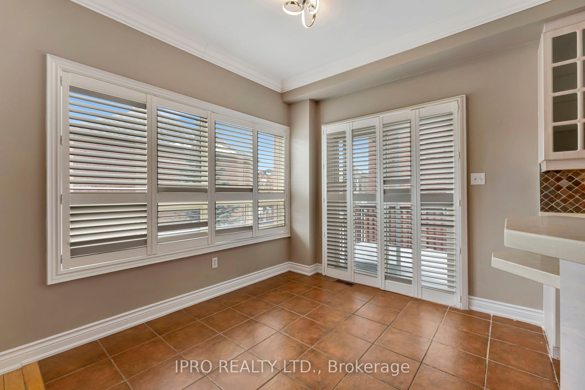 5448 Churchill Meadows Boulevard Property Photo 11