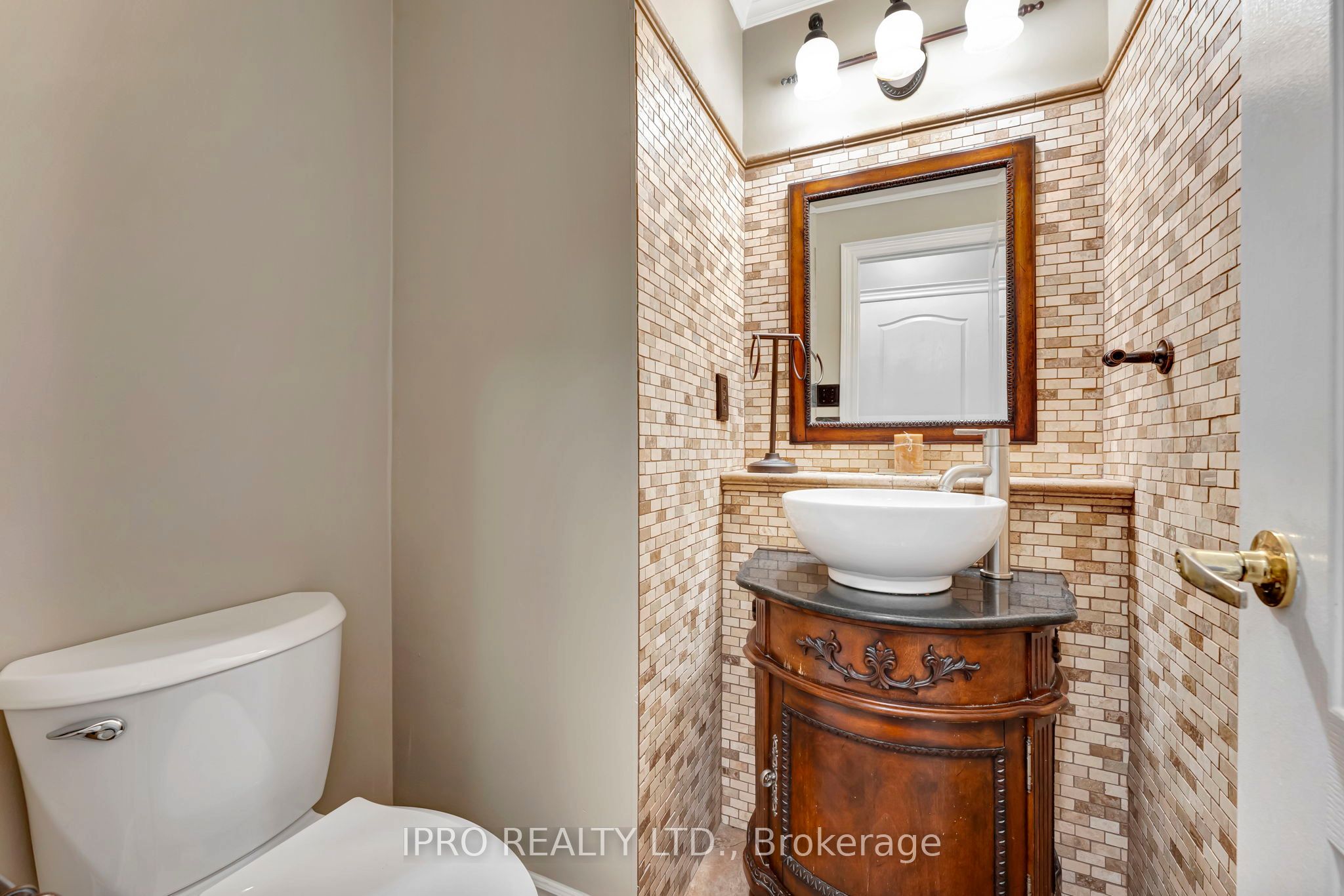 5448 Churchill Meadows Boulevard Property Photo 13