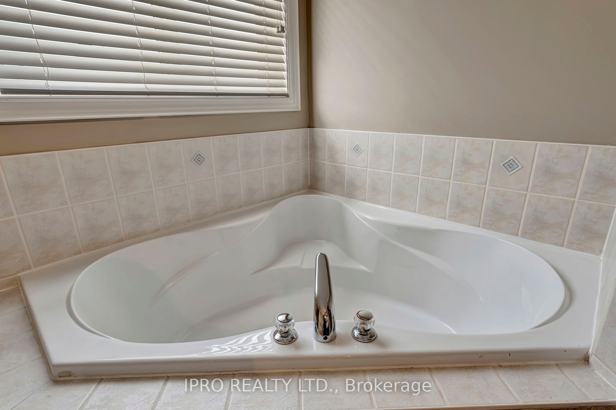 5448 Churchill Meadows Boulevard Property Photo 19