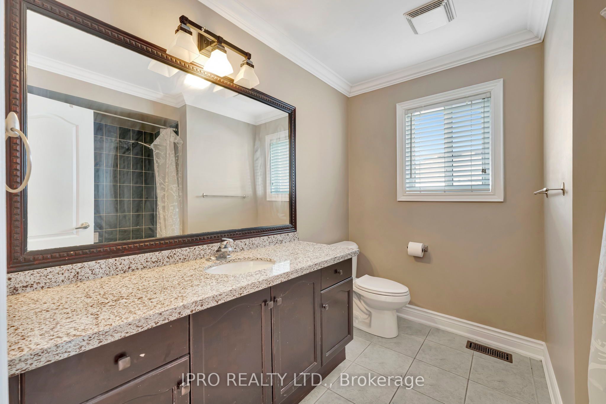 5448 Churchill Meadows Boulevard Property Photo 22