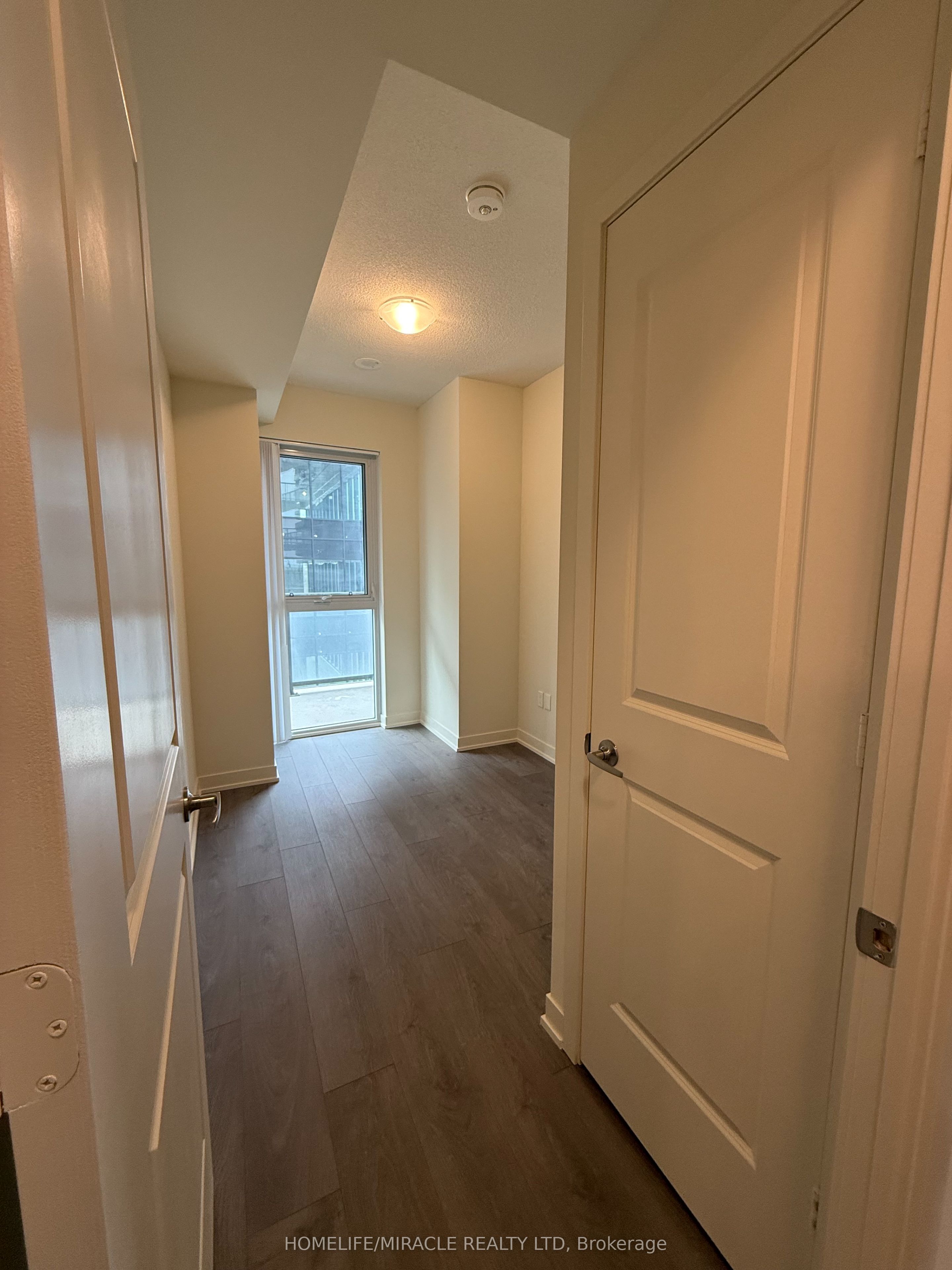 #611 - 38 Annie Craig Drive Property Photo 5
