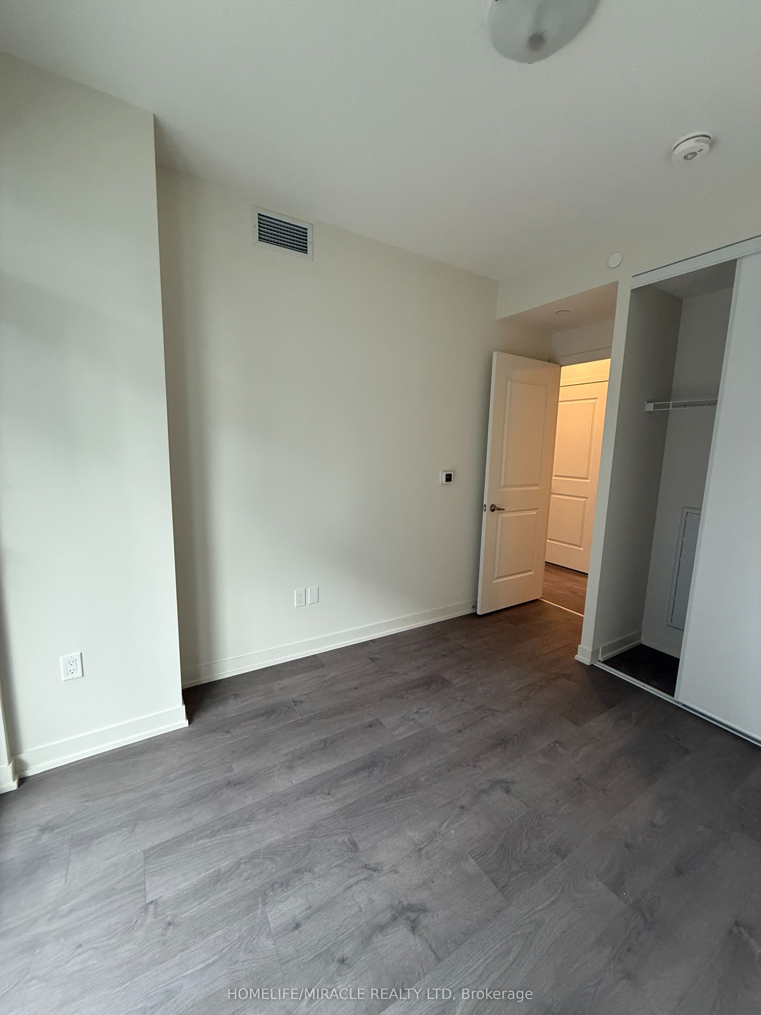#611 - 38 Annie Craig Drive Property Photo 11