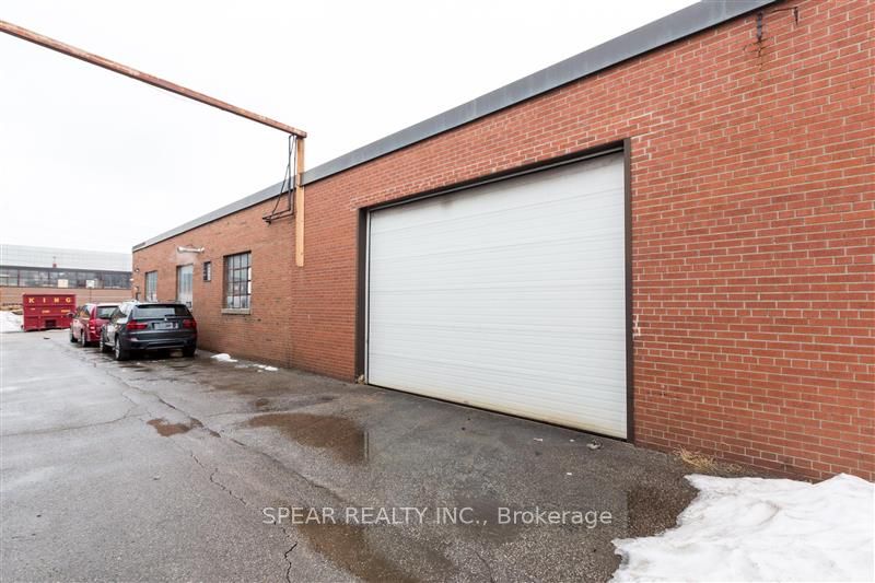 #1 - 32 Jutland Road Property Photo 3