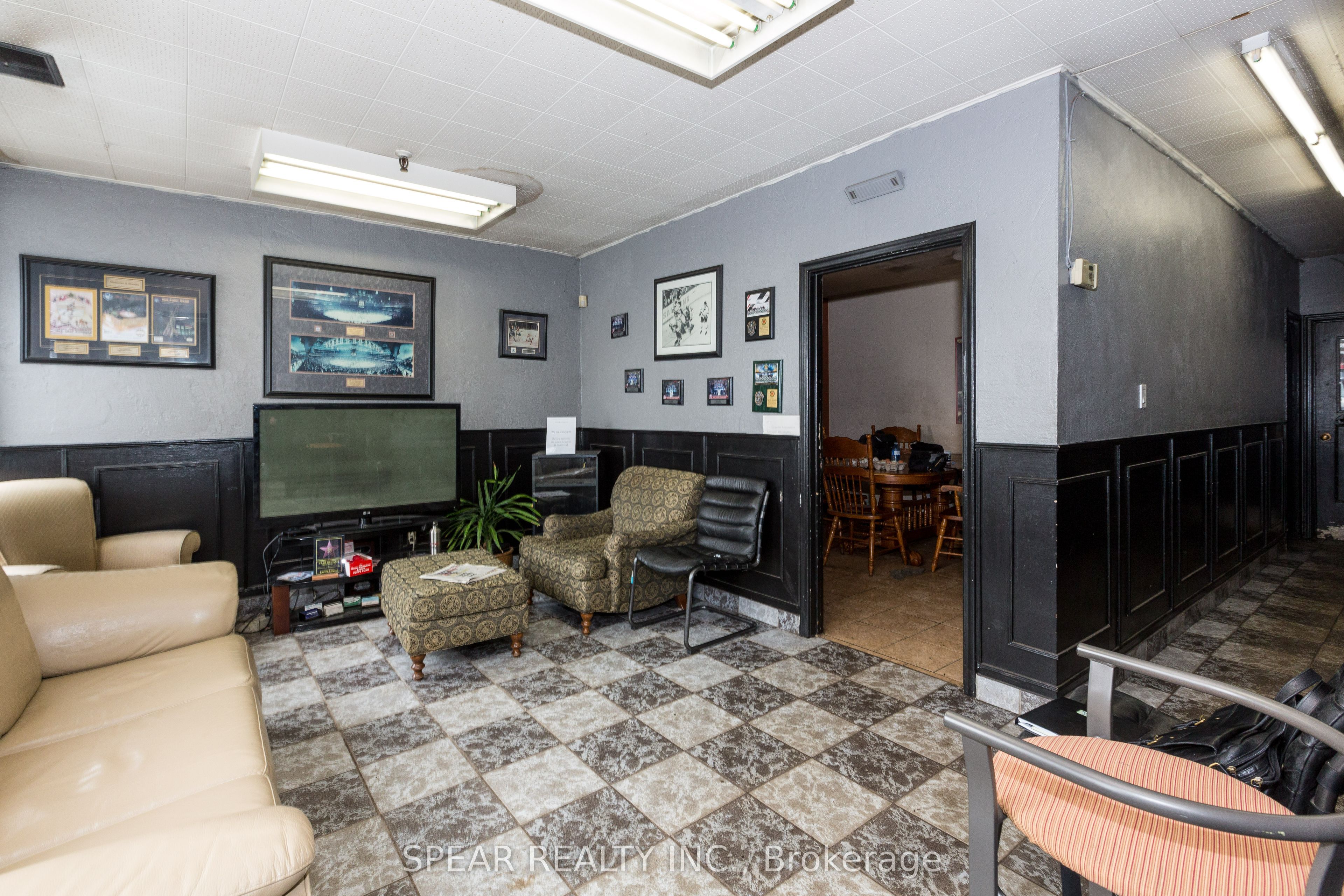 #1 - 32 Jutland Road Property Photo 5