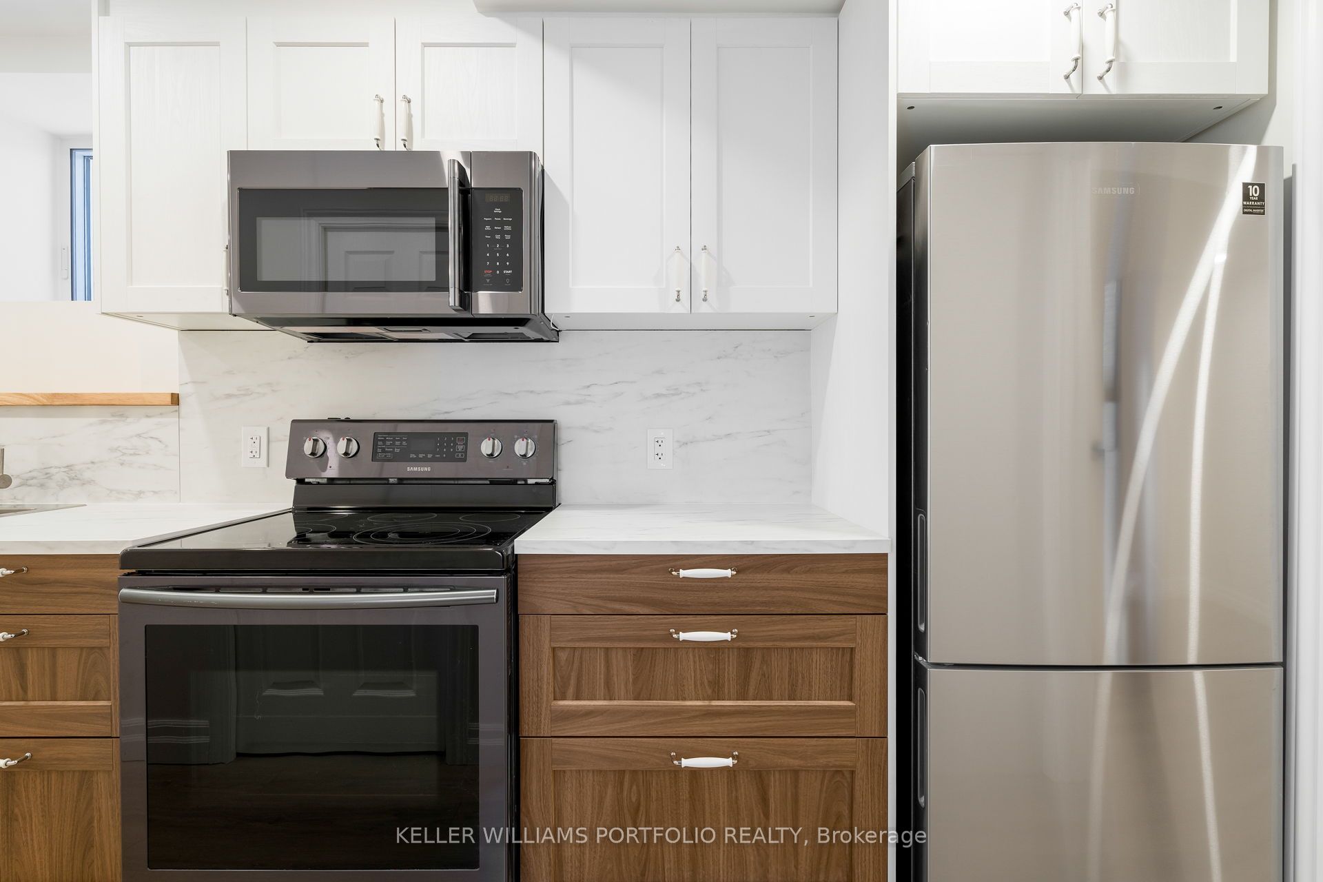 #lower - 575 Clendenan Avenue Property Photo 6