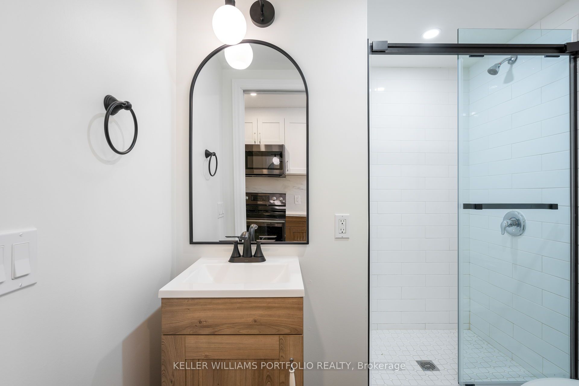 #lower - 575 Clendenan Avenue Property Photo 10