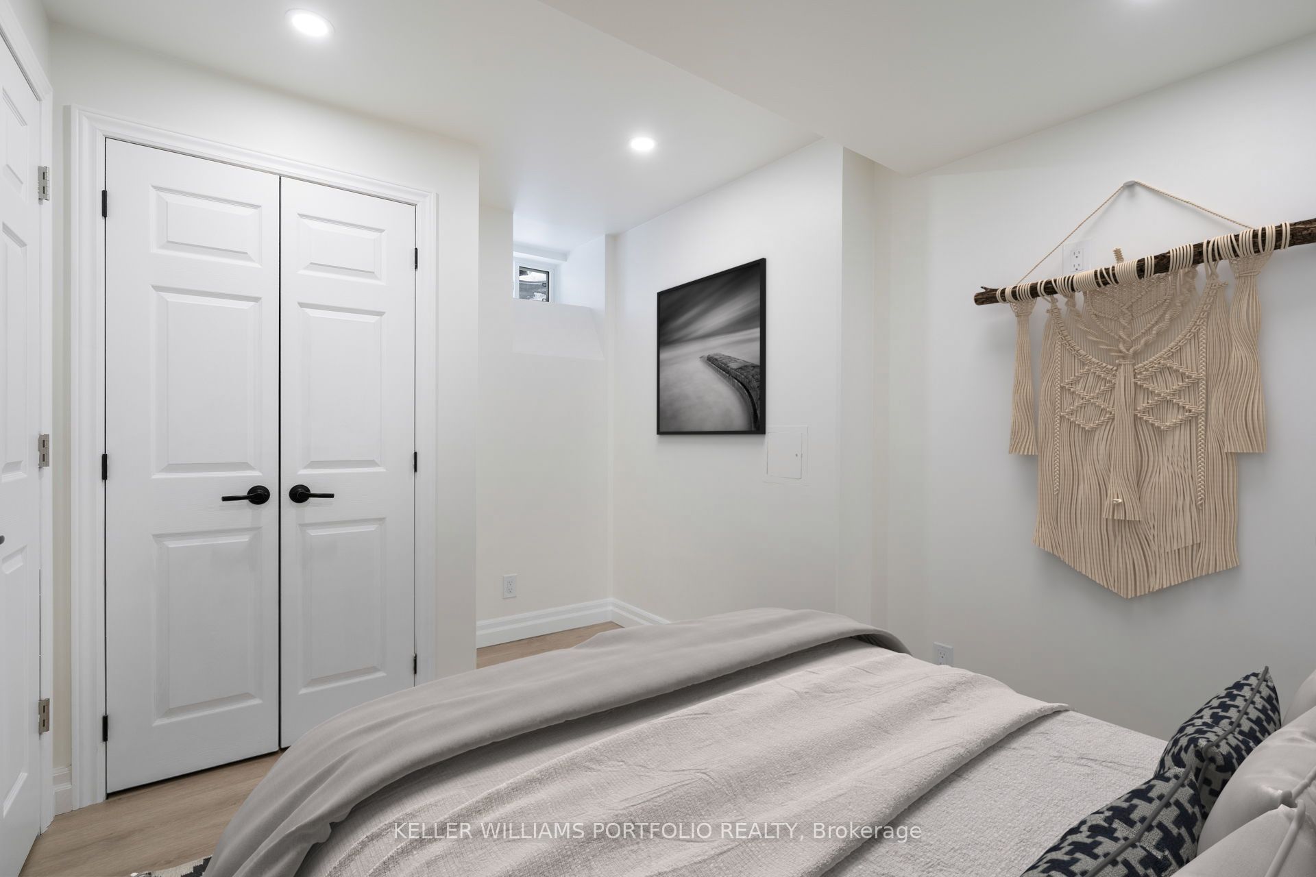#lower - 575 Clendenan Avenue Property Photo 12
