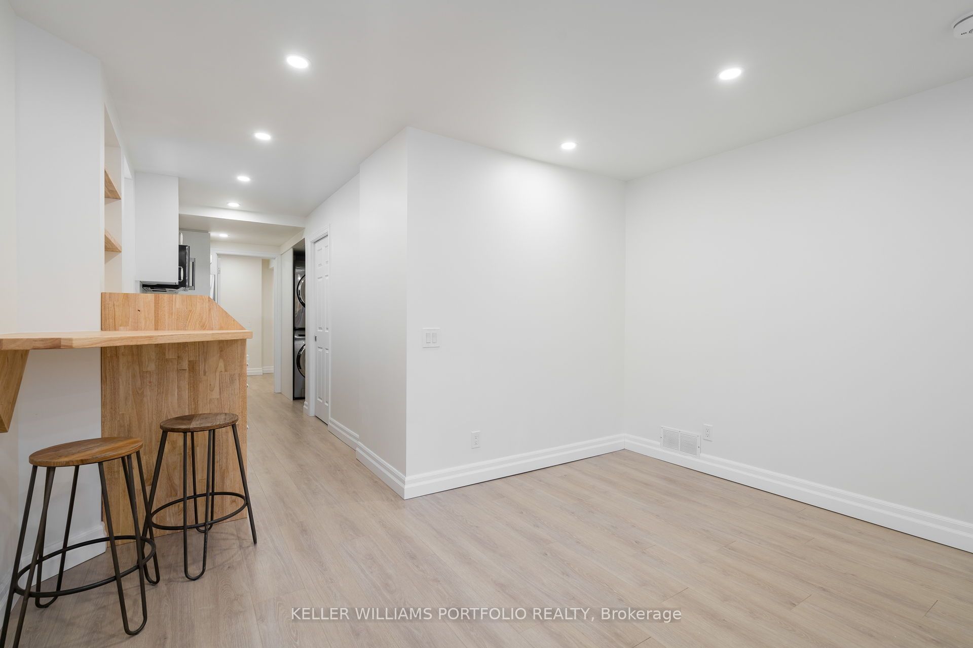 #lower - 575 Clendenan Avenue Property Photo 20