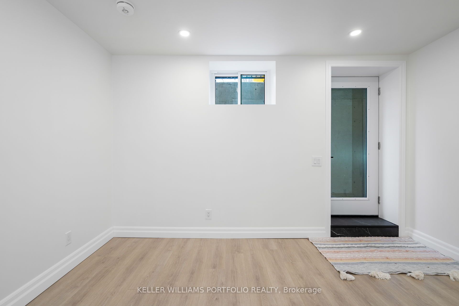 #lower - 575 Clendenan Avenue Property Photo 23