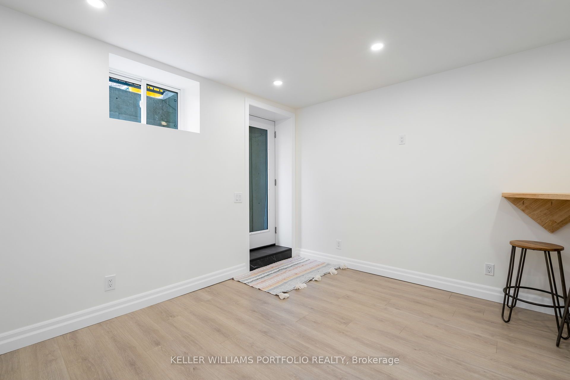 #lower - 575 Clendenan Avenue Property Photo 24