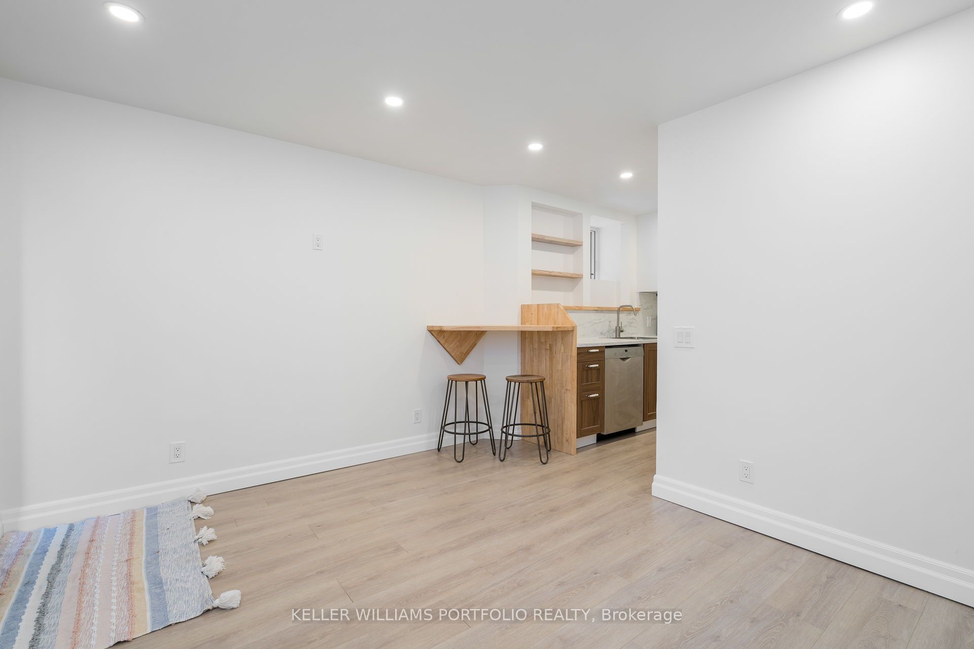 #lower - 575 Clendenan Avenue Property Photo 25