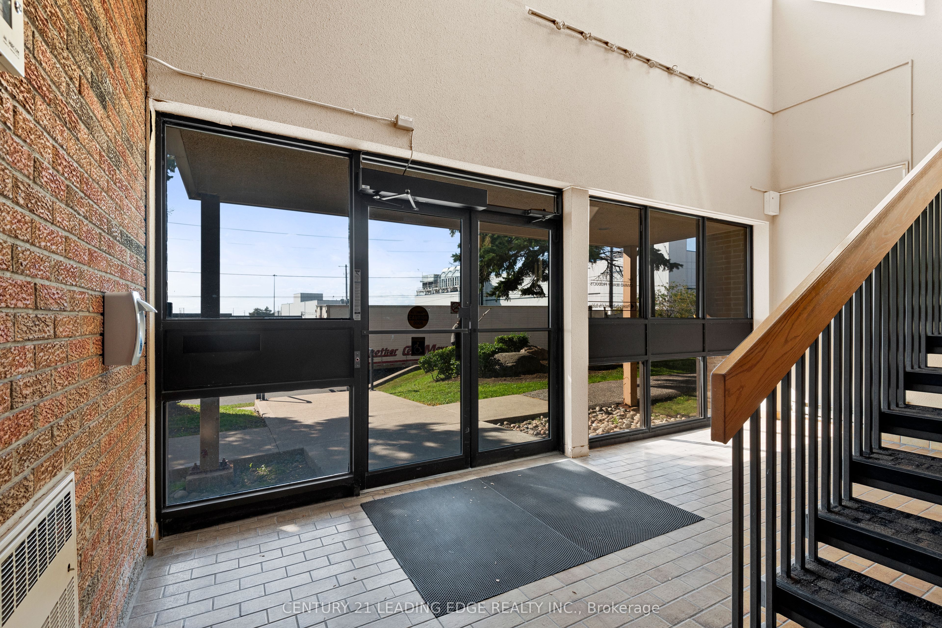 #205 - 125 Norfinch Drive Property Photo 5