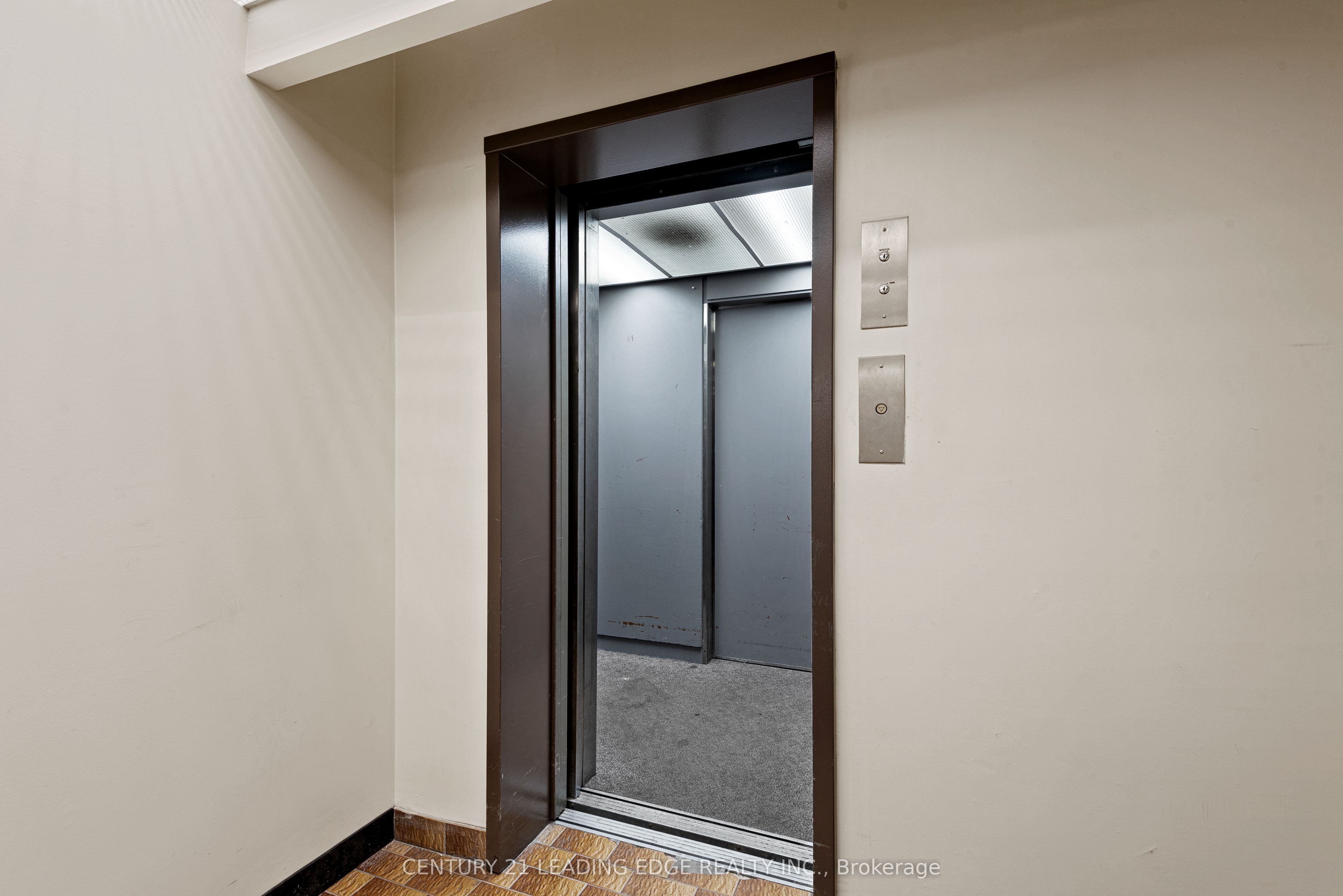 #205 - 125 Norfinch Drive Property Photo 8