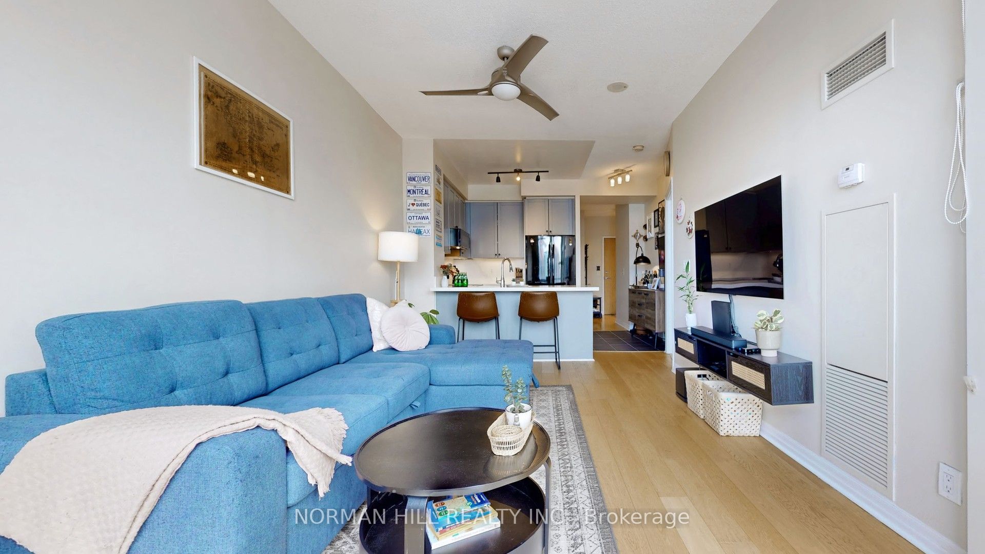 #2410 - 3939 Duke Of York Boulevard Property Photo 4