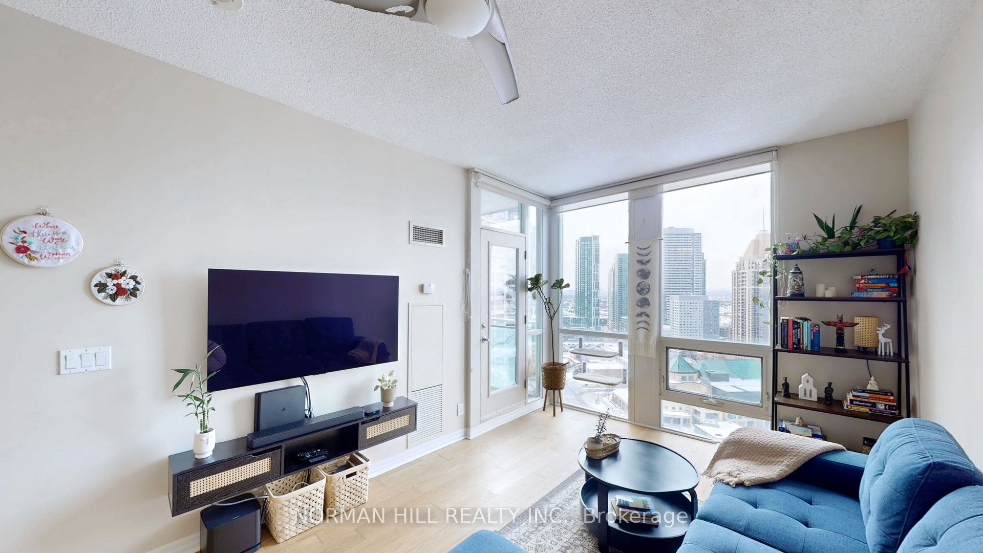 #2410 - 3939 Duke Of York Boulevard Property Photo 6