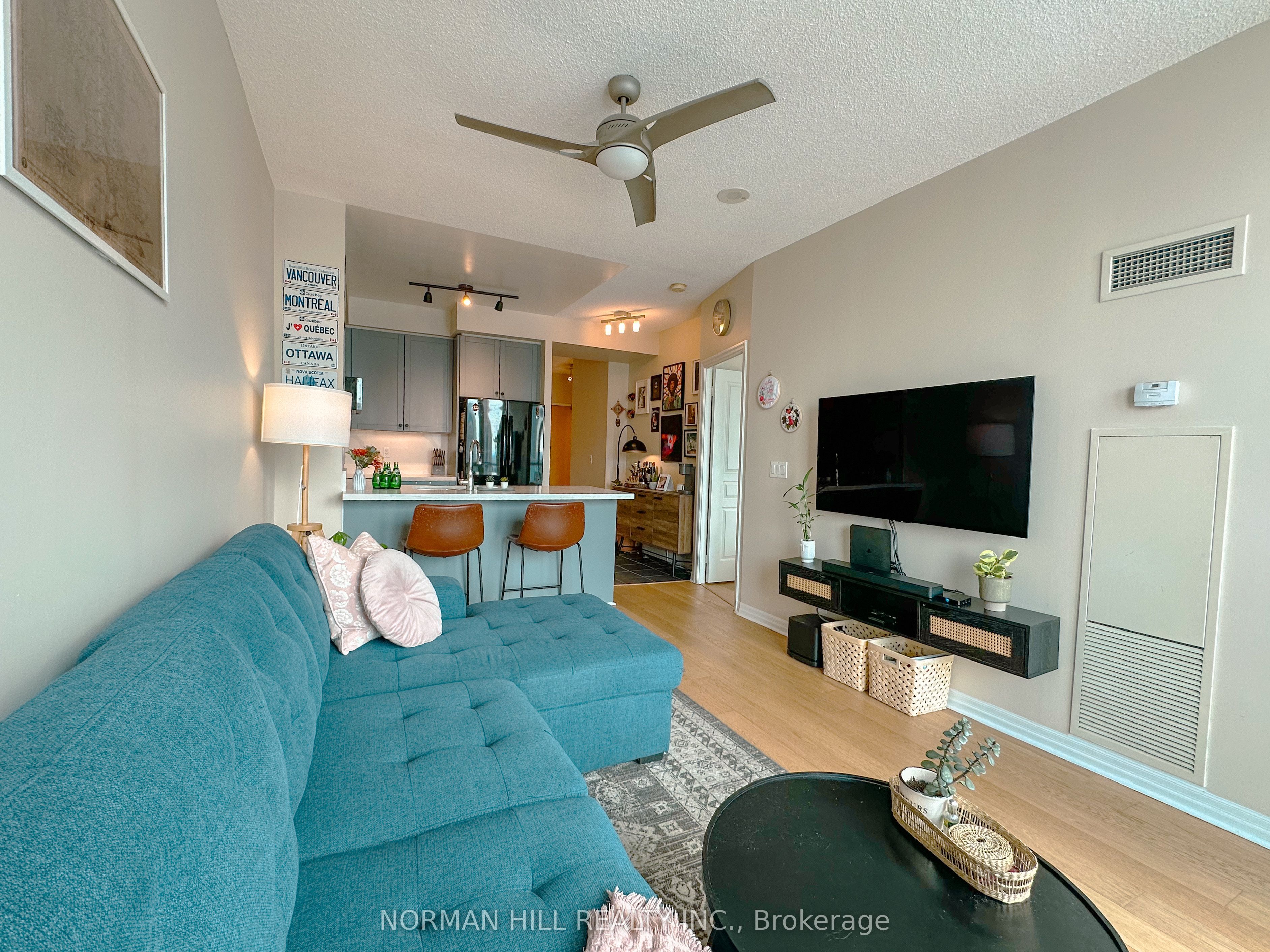 #2410 - 3939 Duke Of York Boulevard Property Photo 7