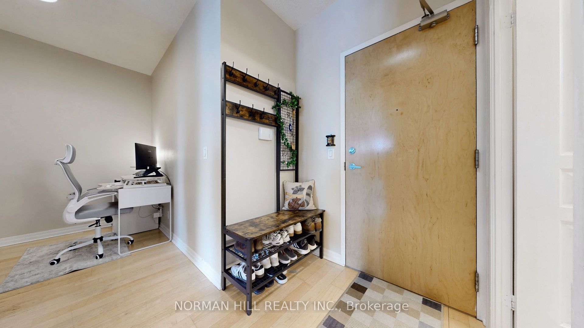 #2410 - 3939 Duke Of York Boulevard Property Photo 23