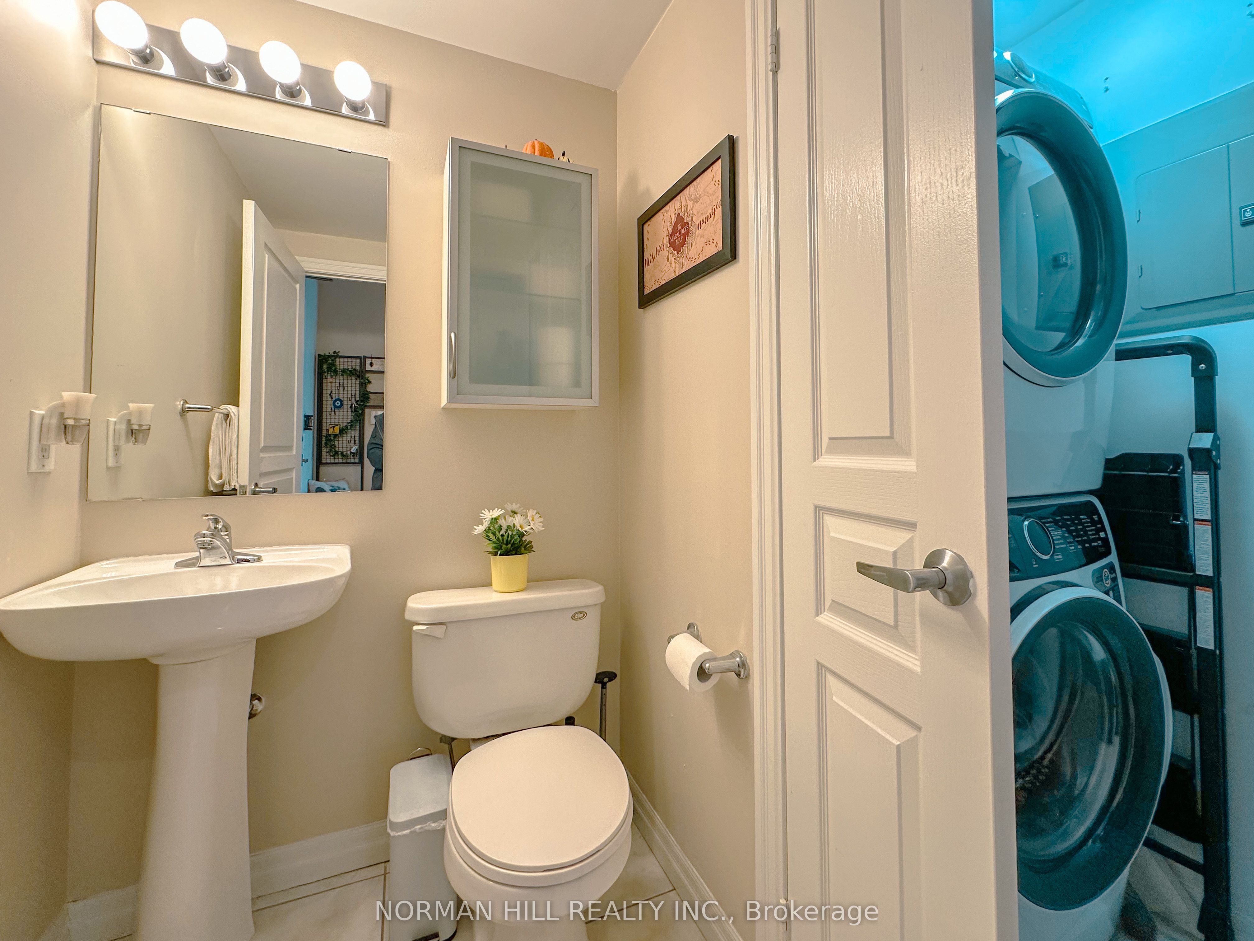 #2410 - 3939 Duke Of York Boulevard Property Photo 26