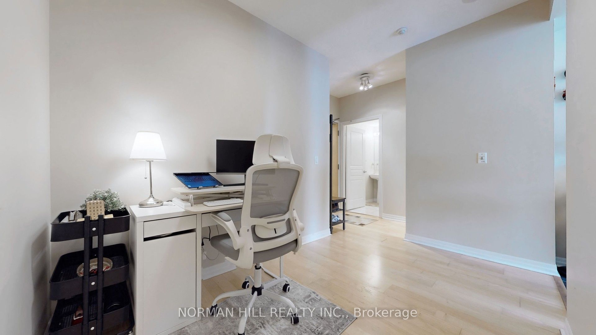 #2410 - 3939 Duke Of York Boulevard Property Photo 28