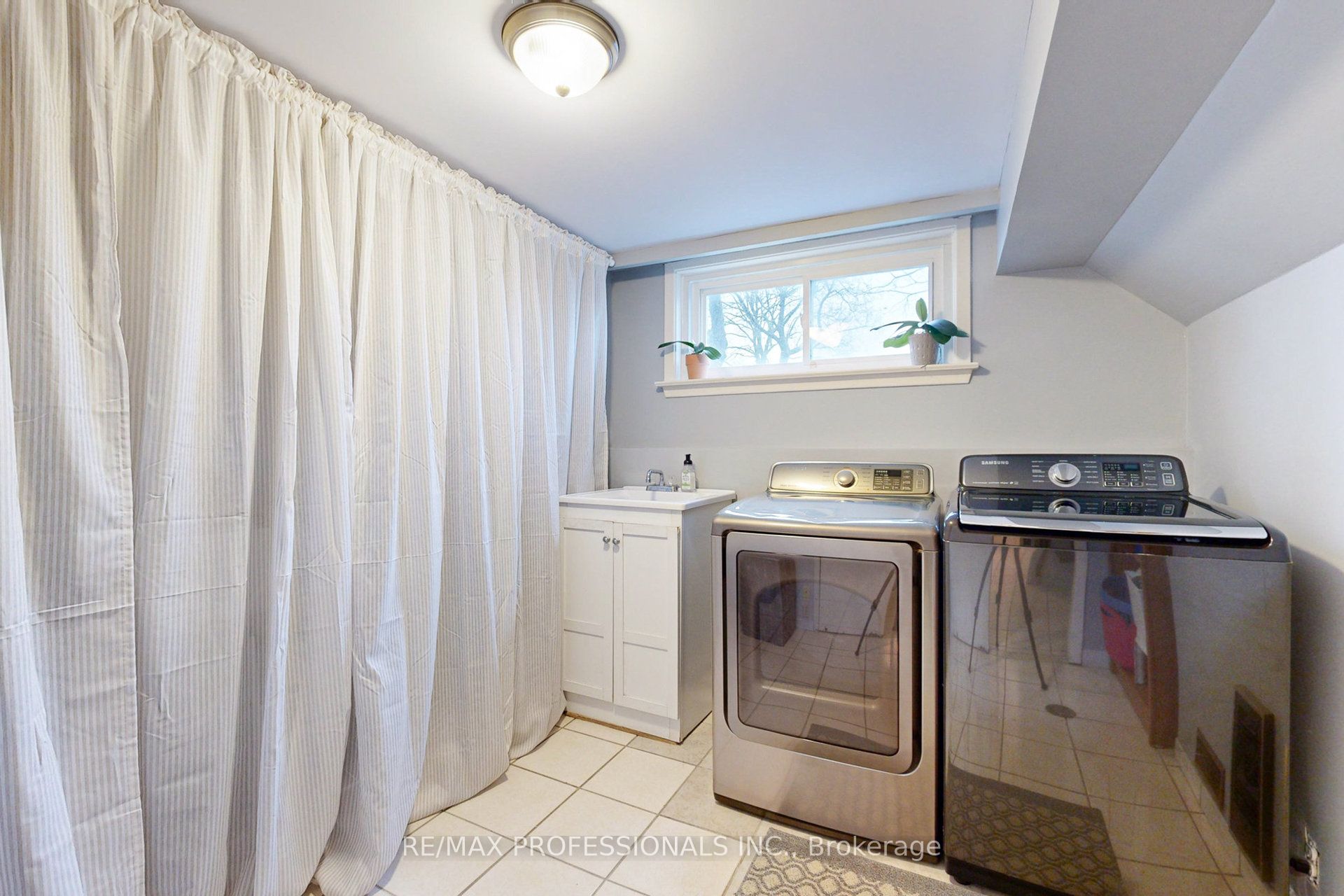 2 Woodpark Road Property Photo 30