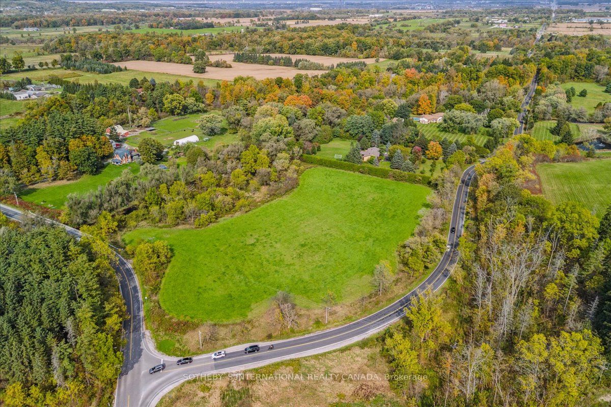 9 Walkers Line Property Photo 3