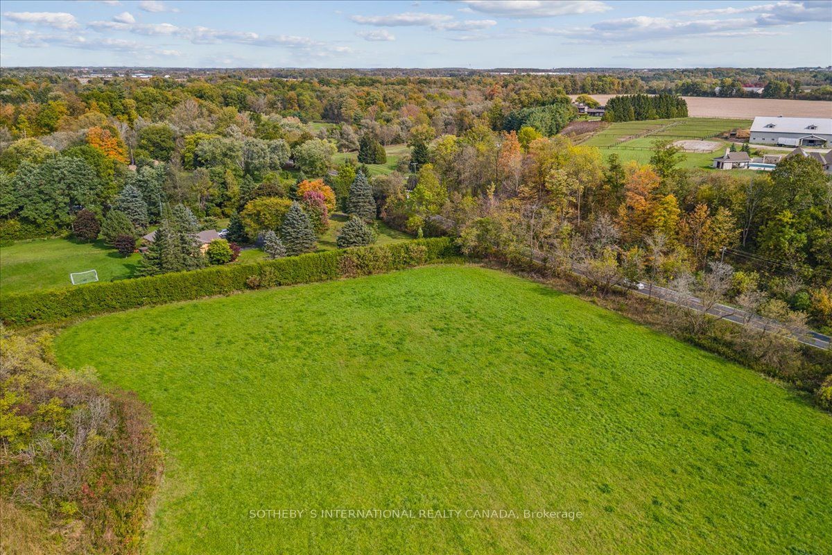 9 Walkers Line Property Photo 8