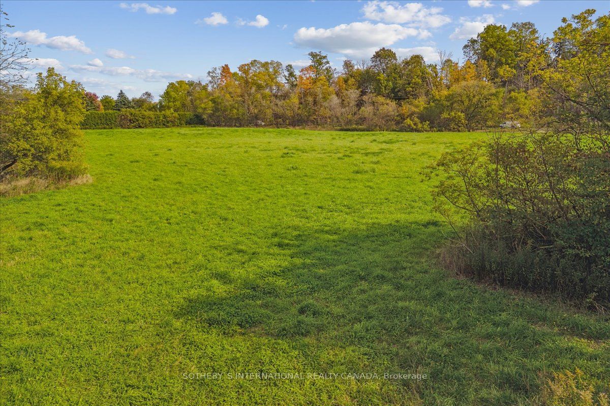 9 Walkers Line Property Photo 13