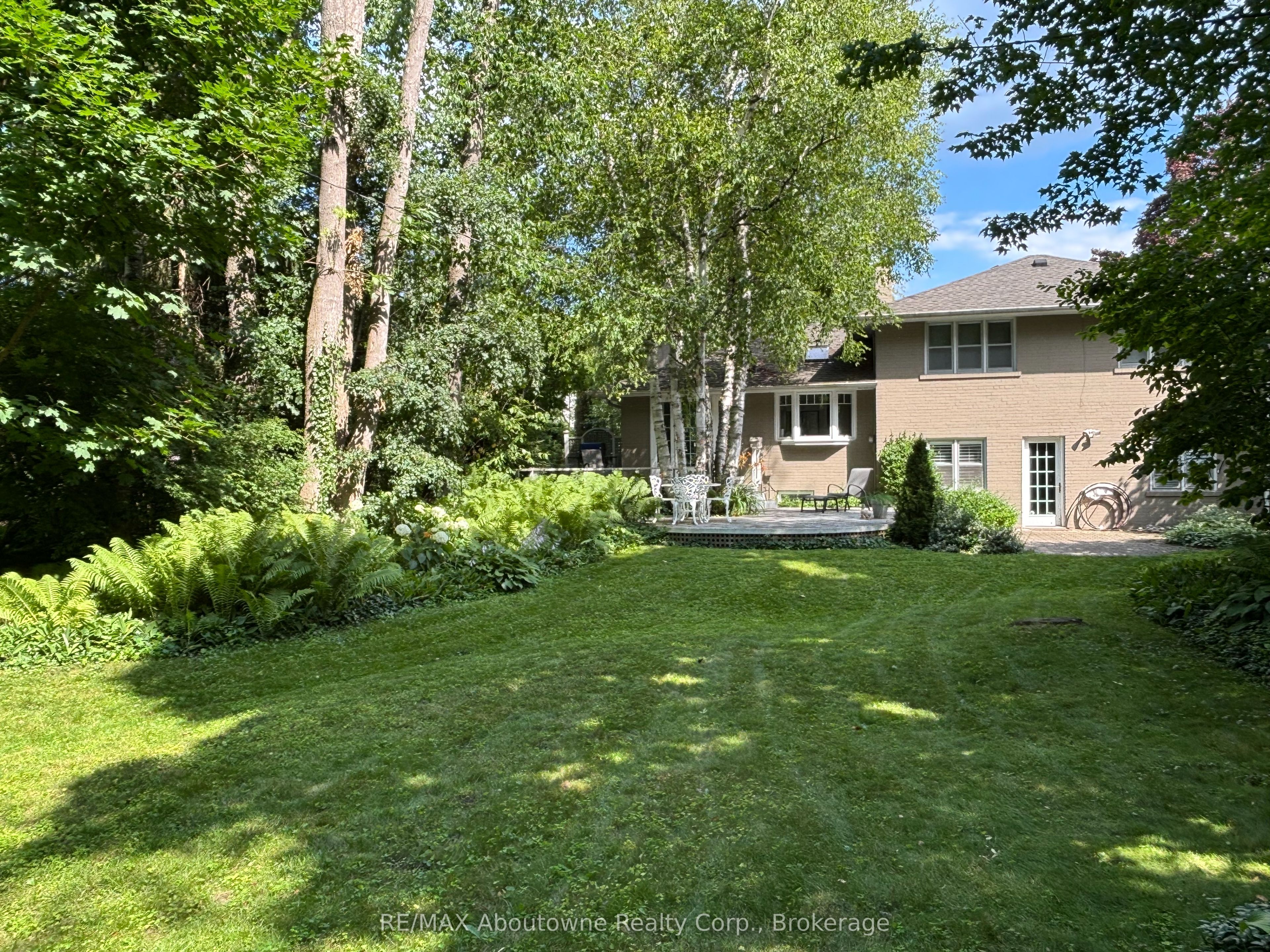 177 Viewbank Crescent Property Photo 4