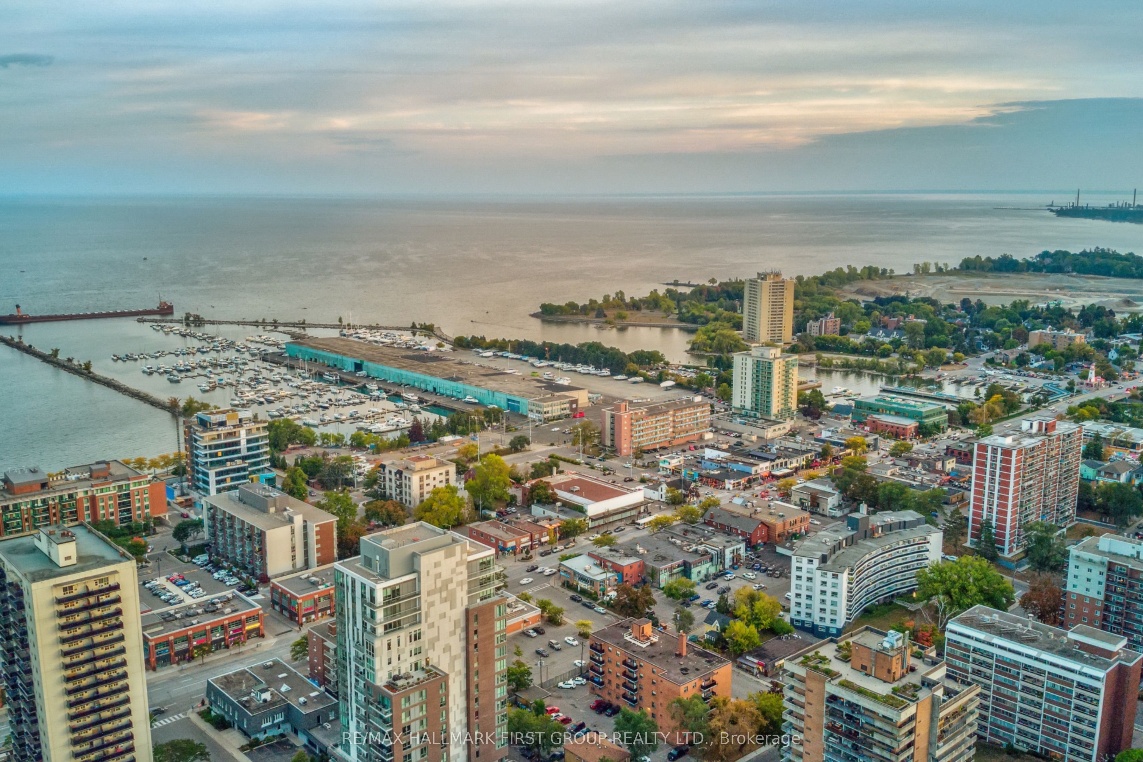 1395 Hurontario Street Property Photo 1