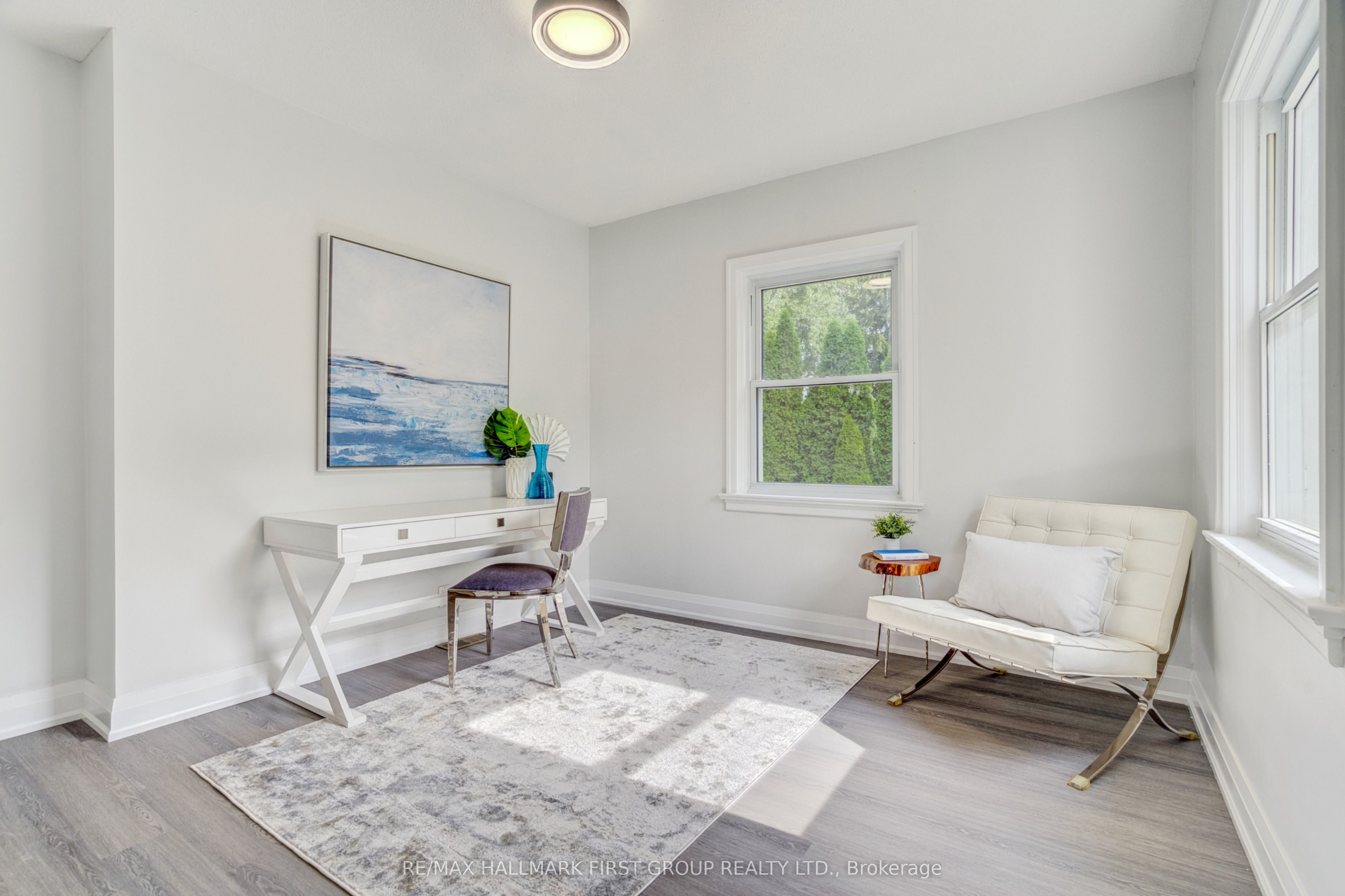 1395 Hurontario Street Property Photo 3