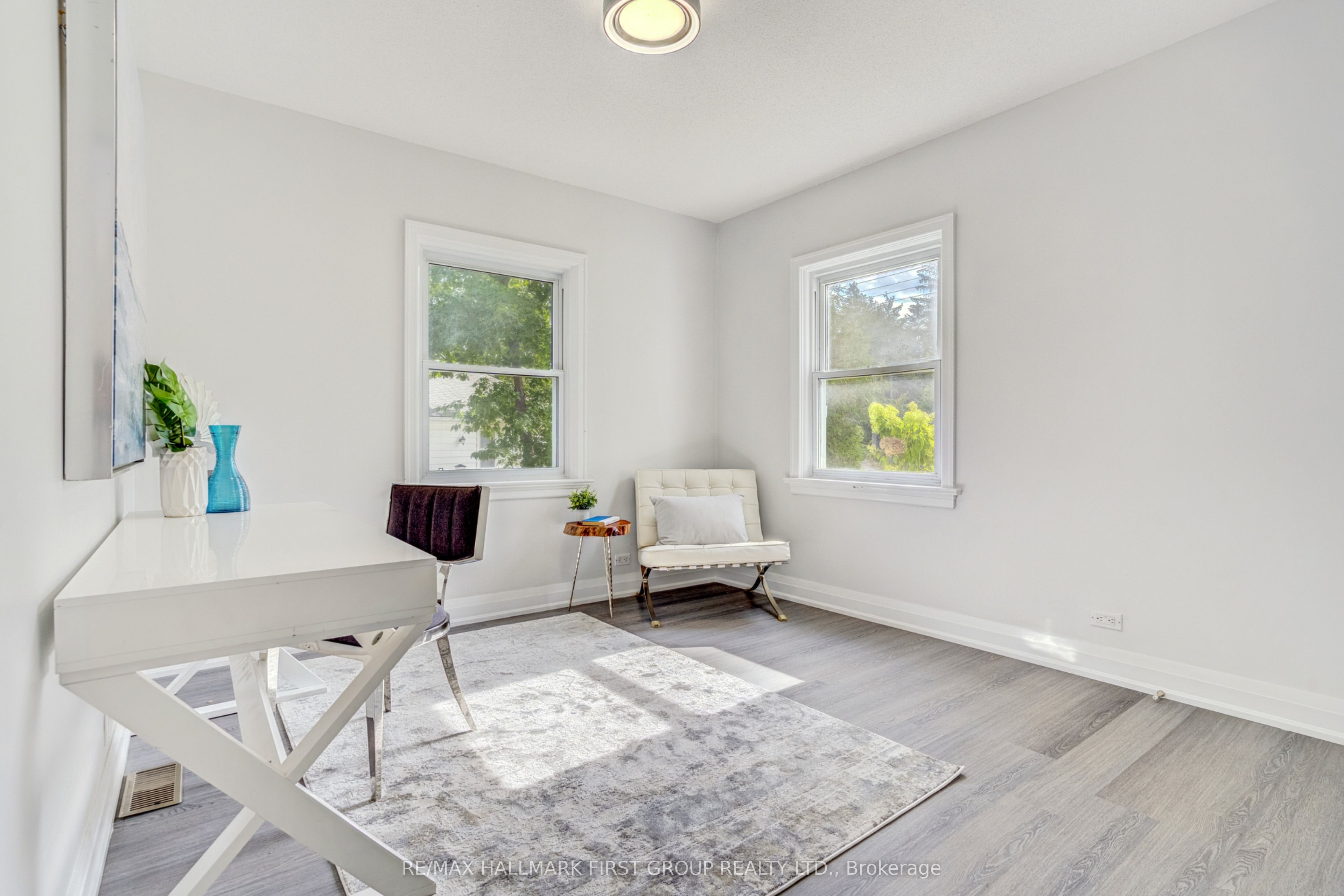 1395 Hurontario Street Property Photo 4
