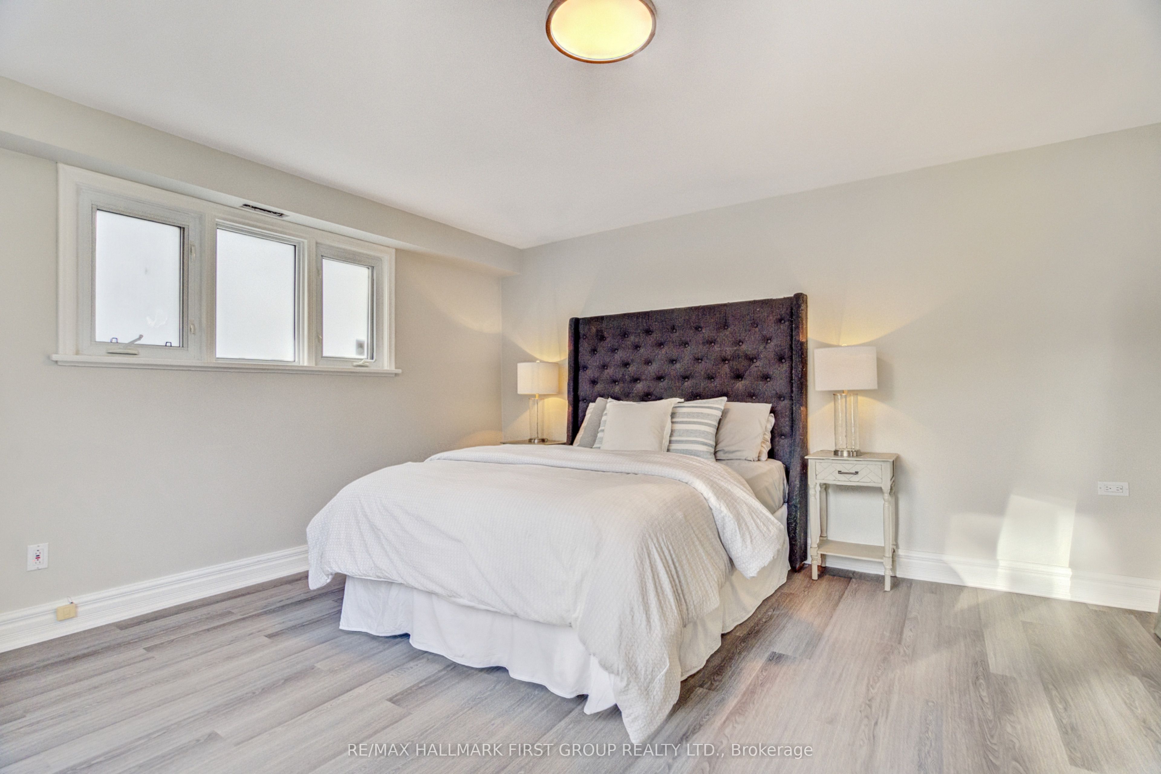 1395 Hurontario Street Property Photo 12