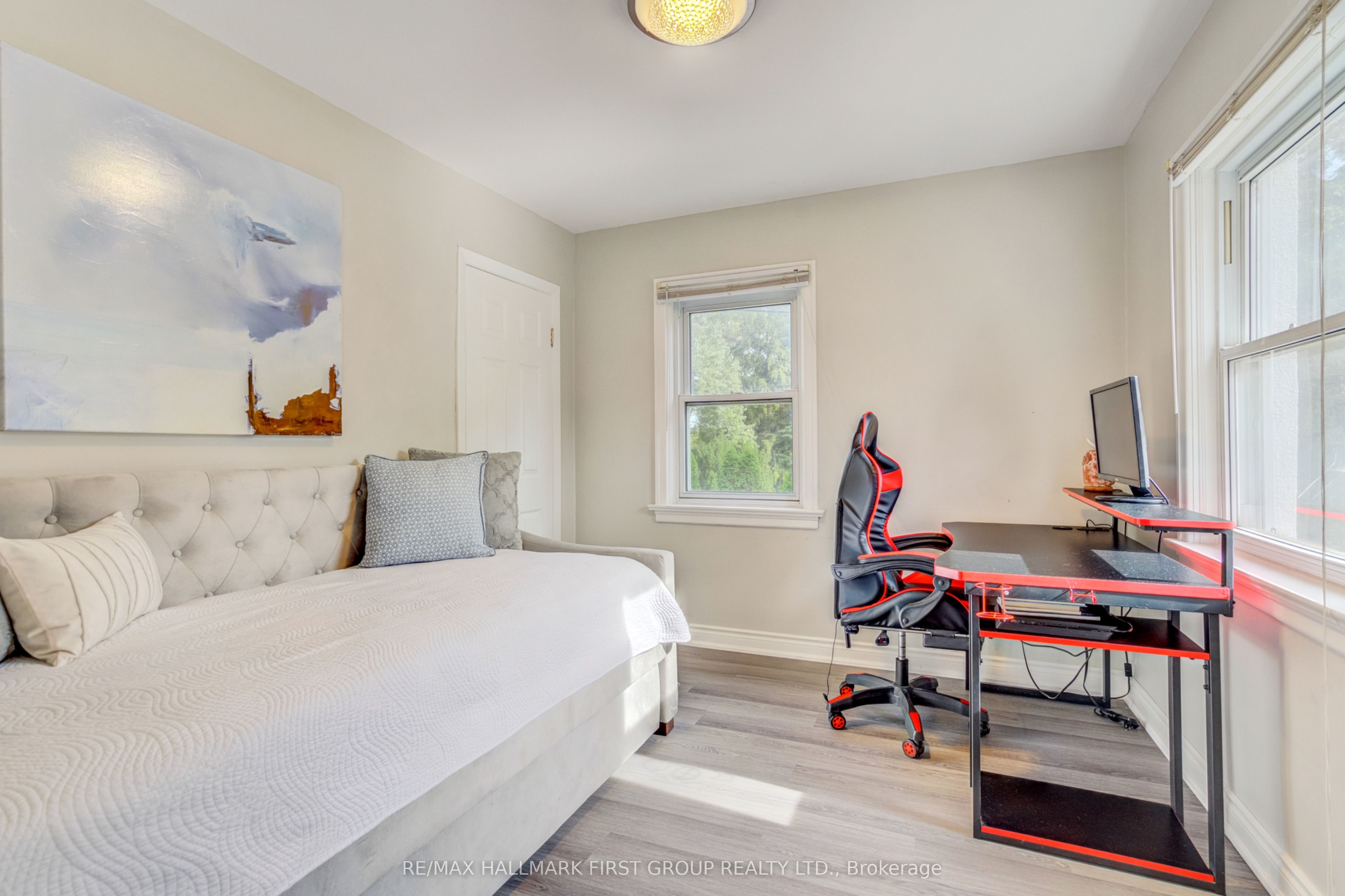 1395 Hurontario Street Property Photo 16
