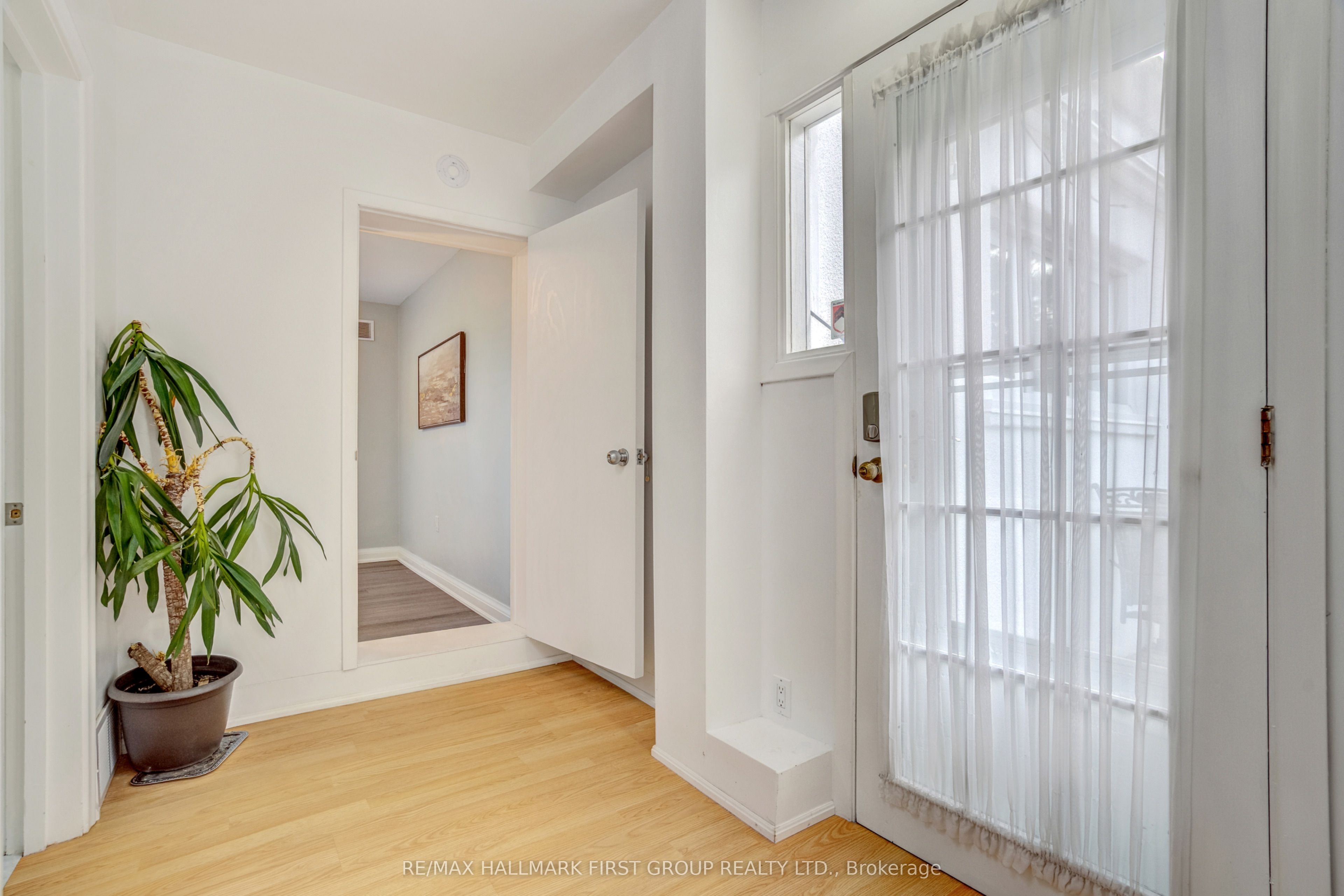 1395 Hurontario Street Property Photo 20