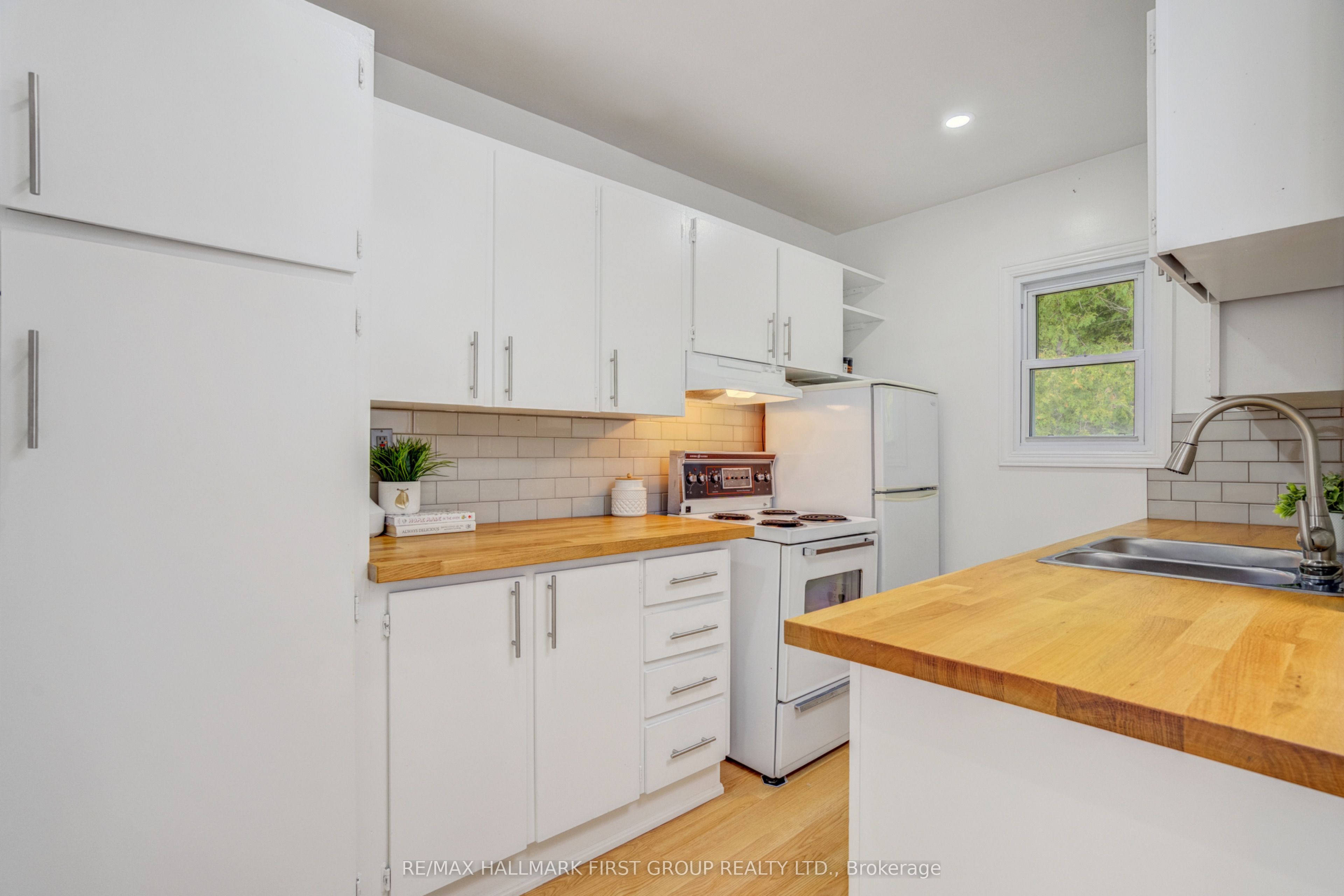 1395 Hurontario Street Property Photo 21