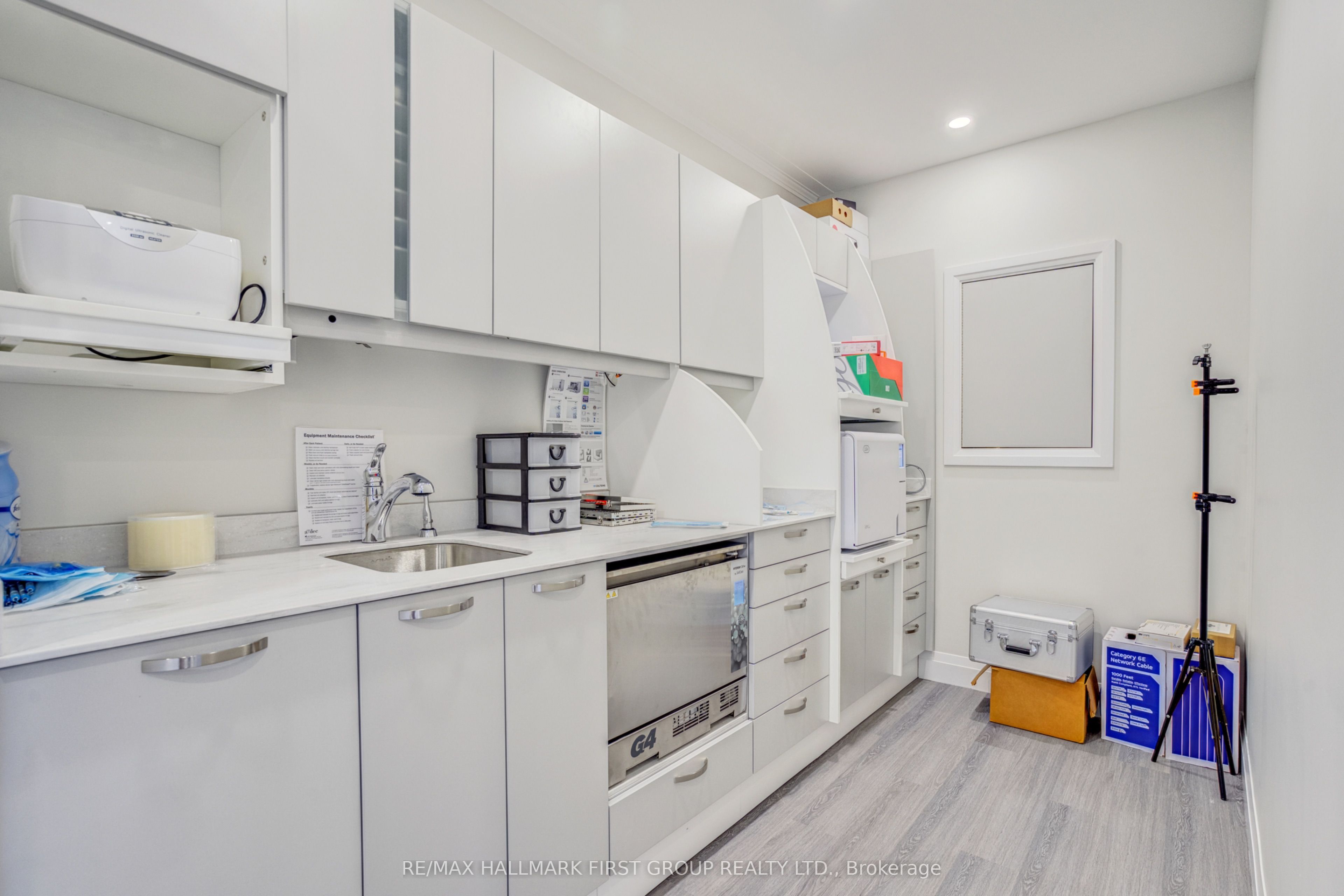 1395 Hurontario Street Property Photo 25