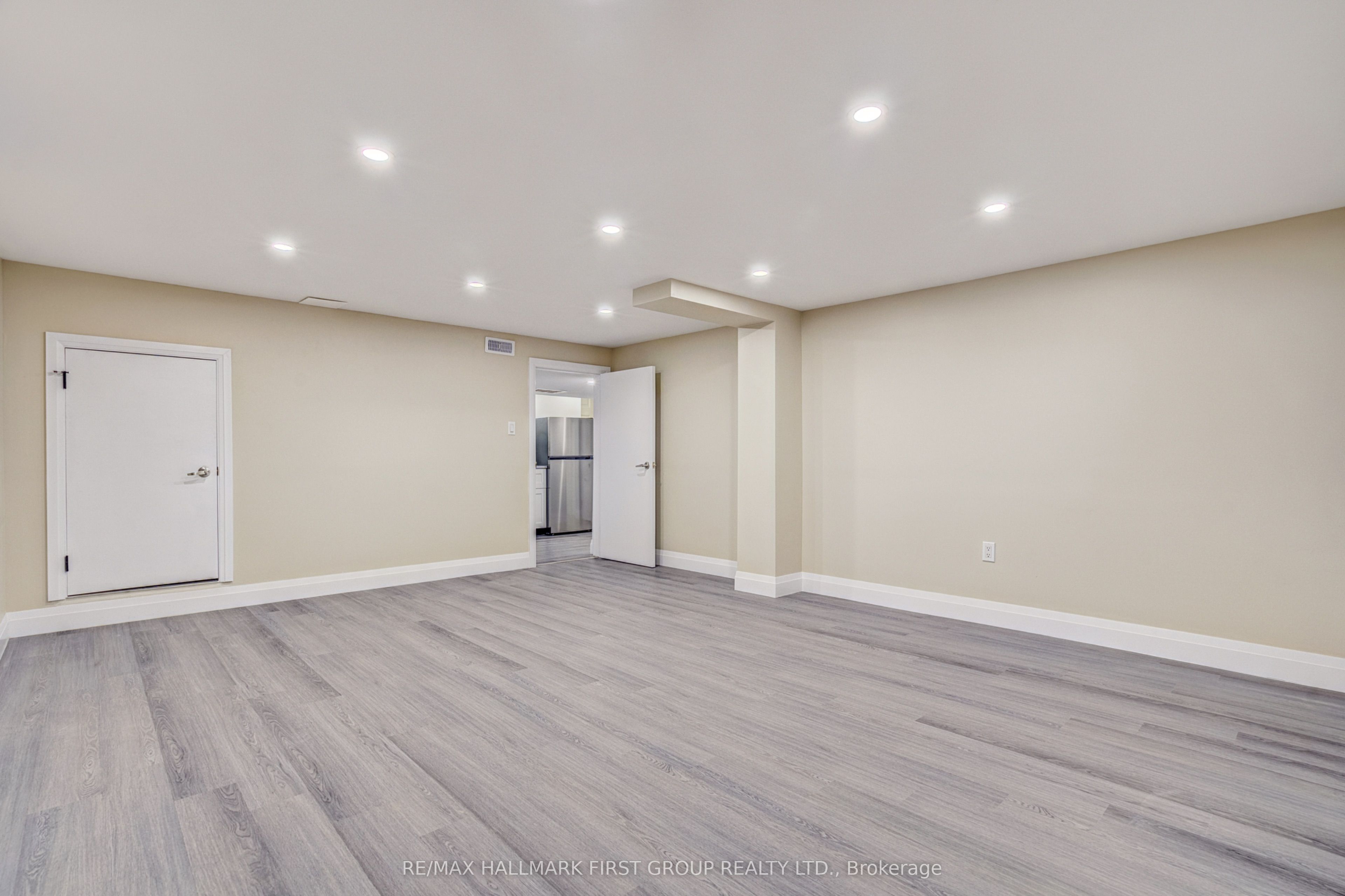 1395 Hurontario Street Property Photo 34