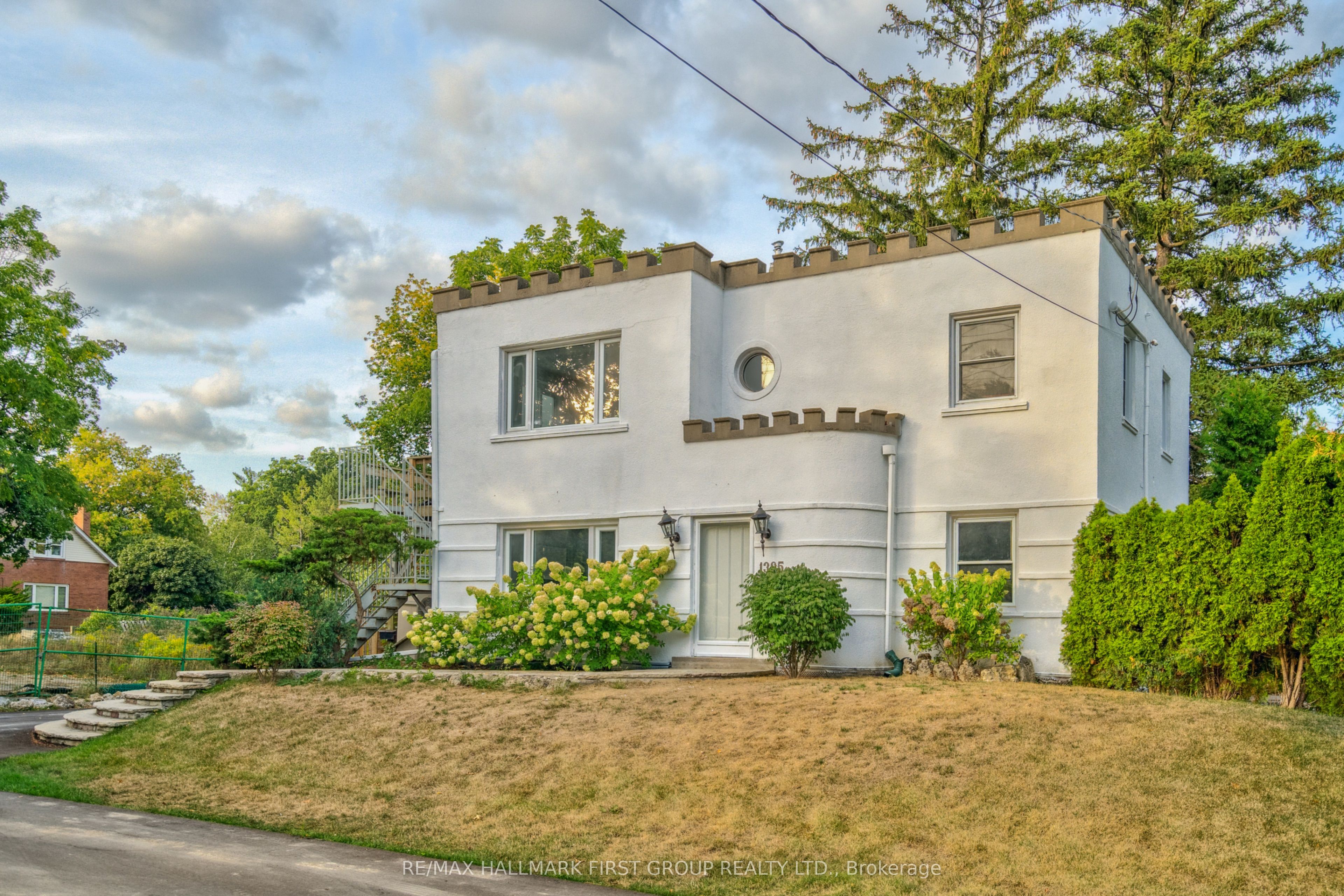 1395 Hurontario Street Property Photo 38