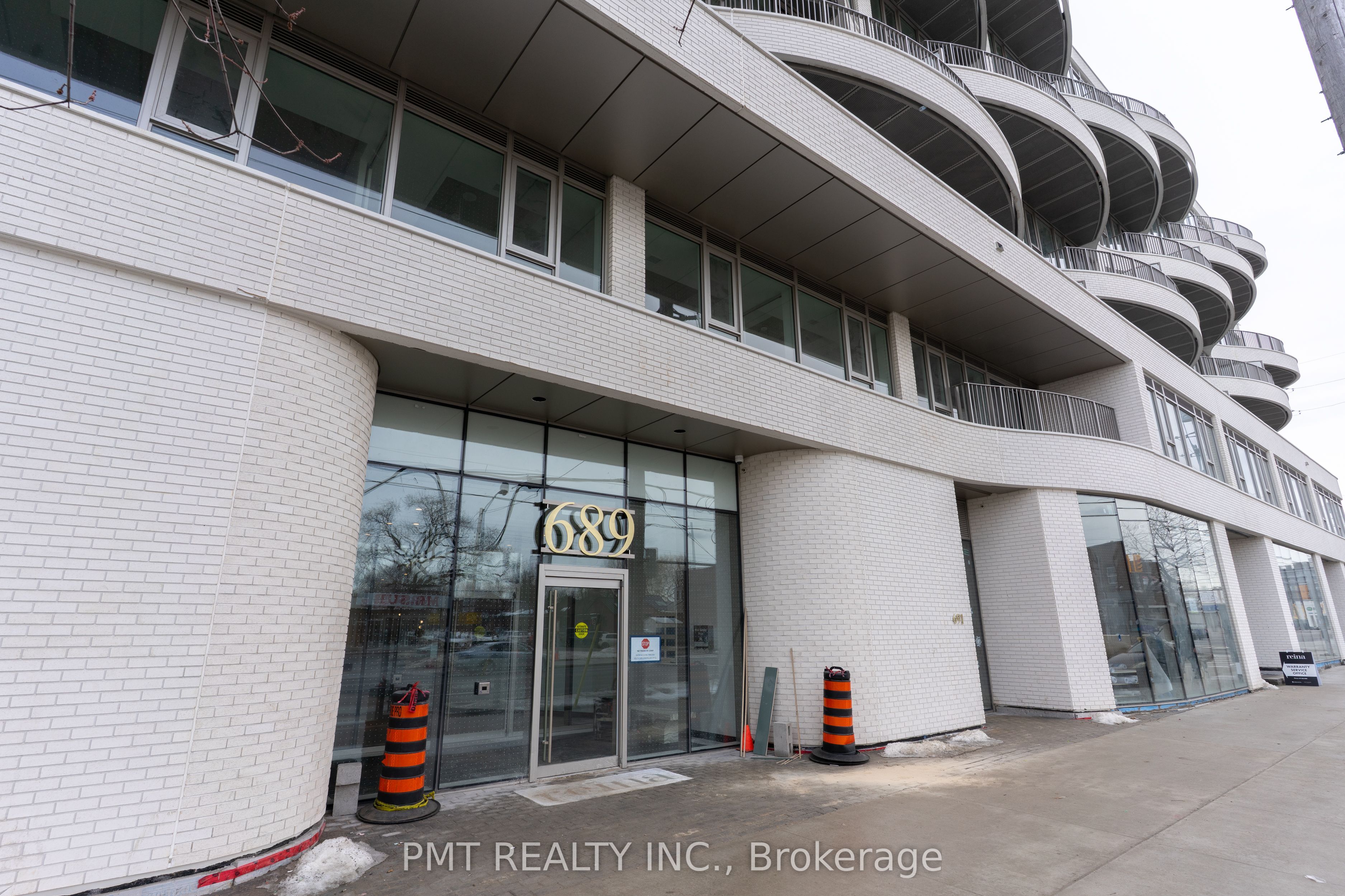 #225 - 689 The Queensway Property Photo 17